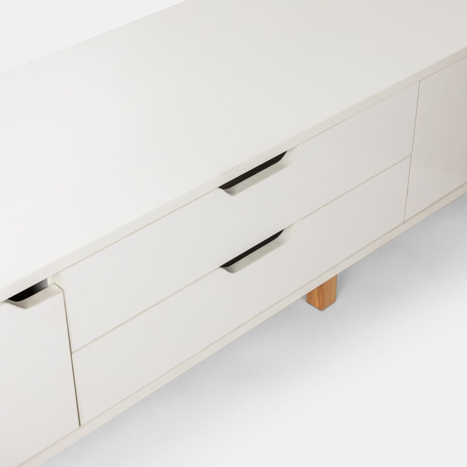 Mobile porta tv 186x42h cm in legno bianco lucido con 3 ante e 2 cassetti - Zylar