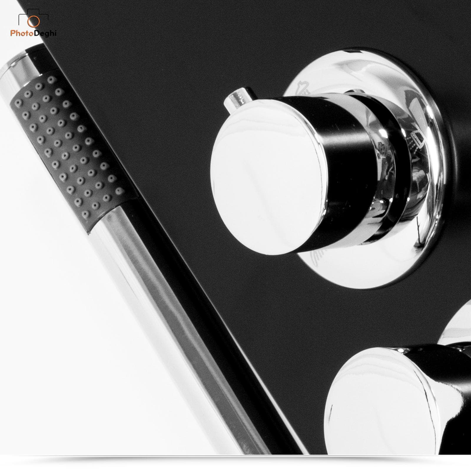 Pannello doccia in alluminio nero con miscelatore design minimal cromato - Alaska