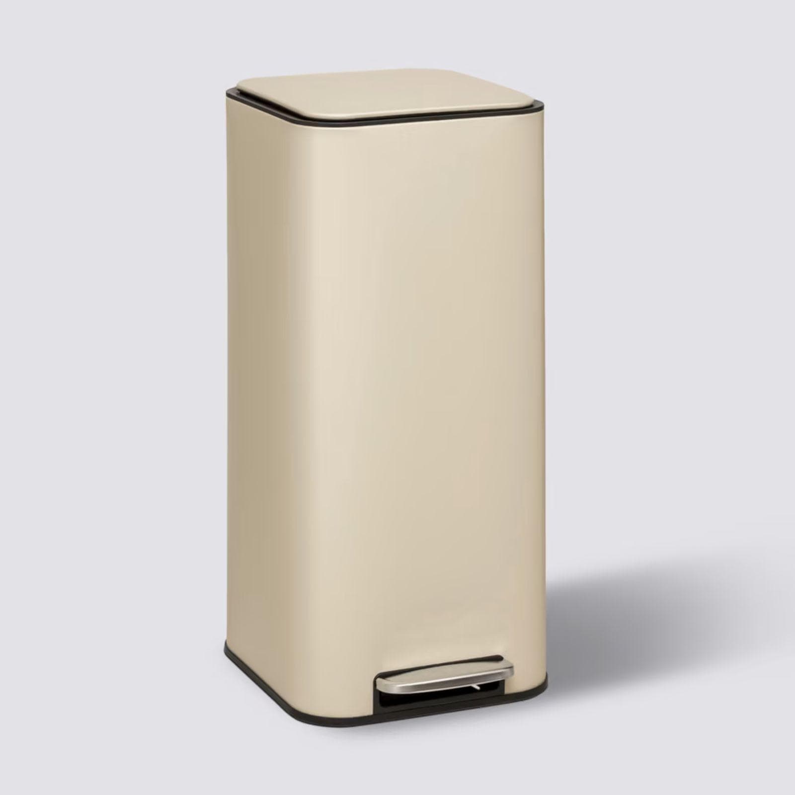 Pattumiera 30 litri quadrata in metallo beige con coperchio e pedale - Thalor