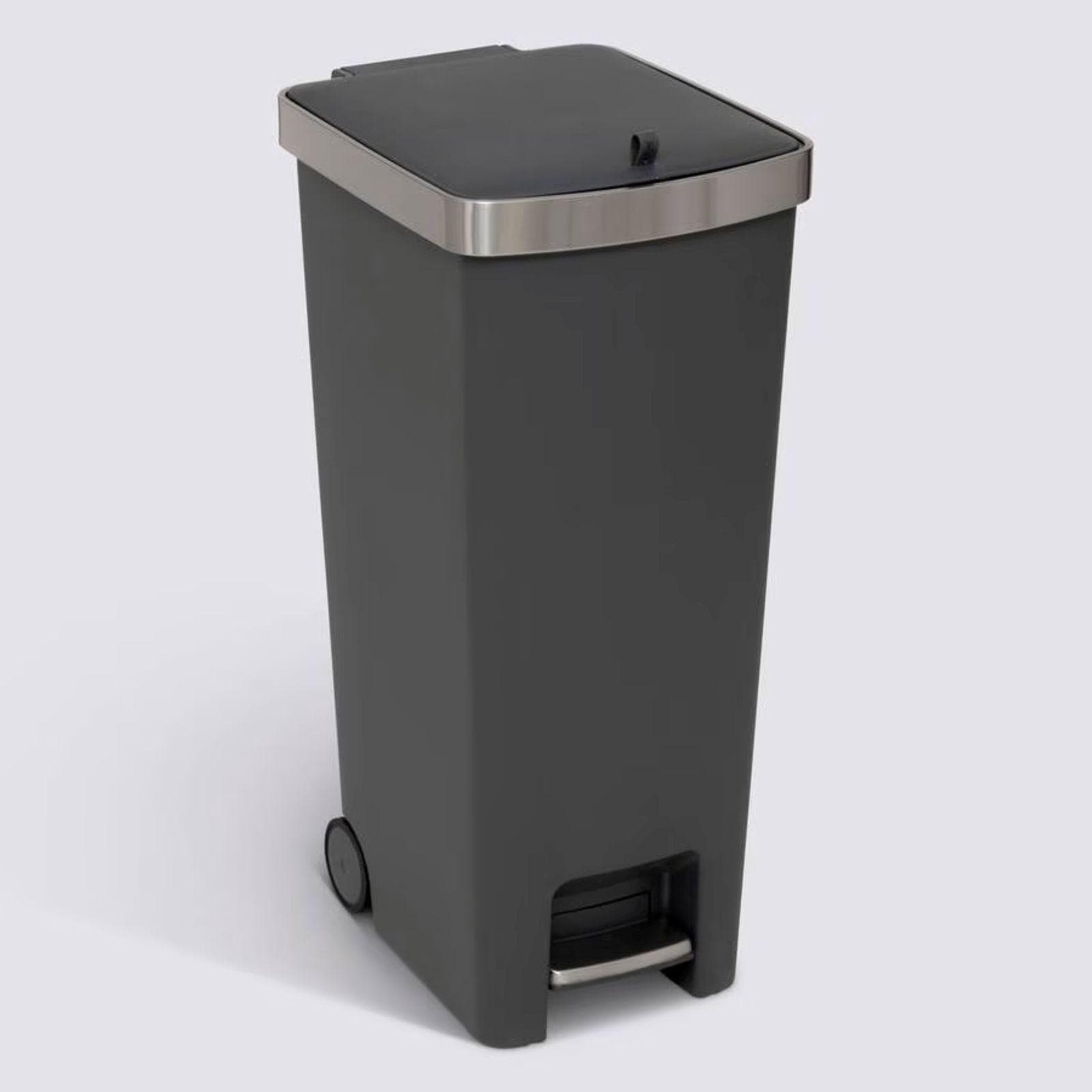 Pattumiera 45L in polipropilene grigio e acciaio inox con ruote
