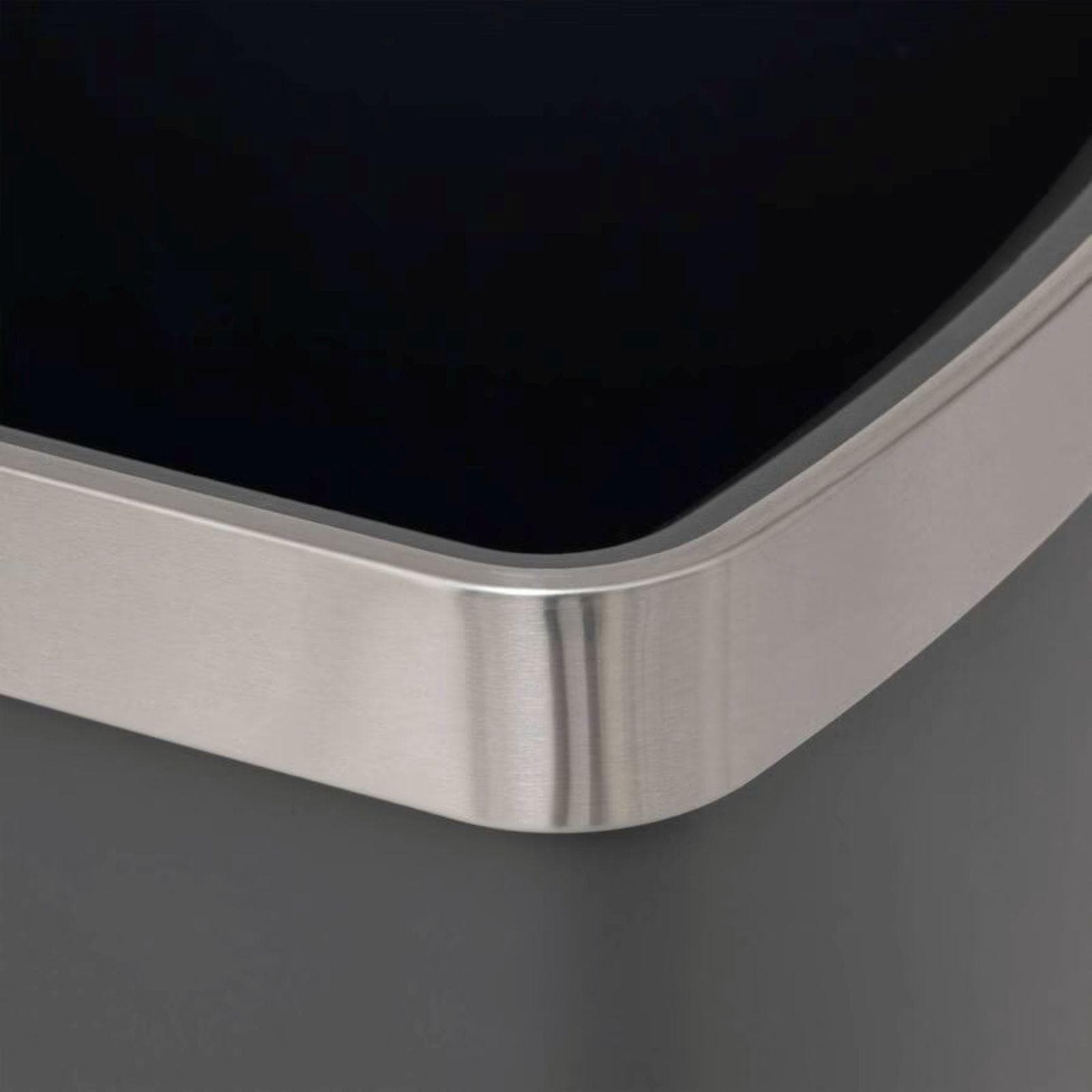 Pattumiera 45L in polipropilene grigio e acciaio inox con ruote