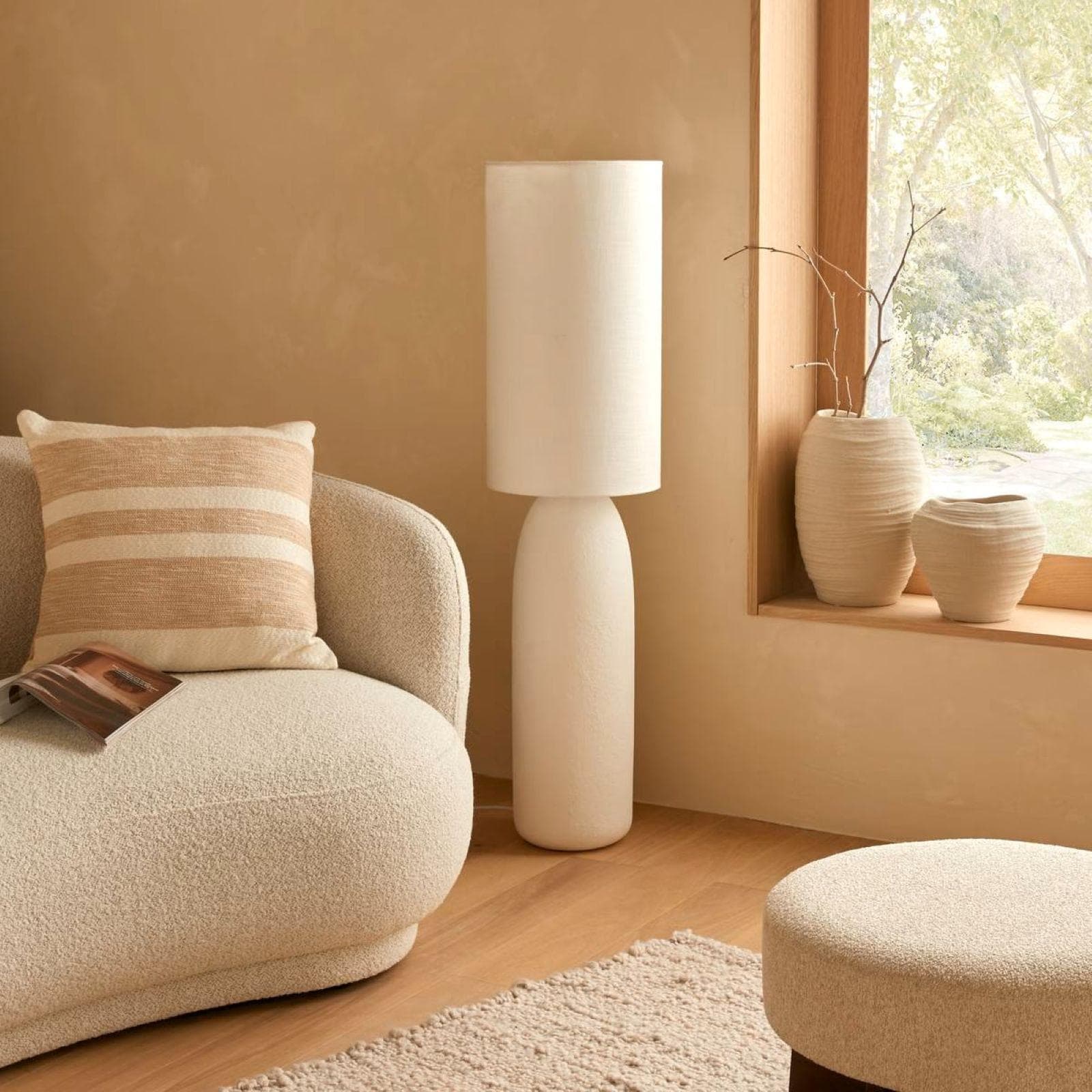 Piantana 111h cm in ceramica e tessuto bianco