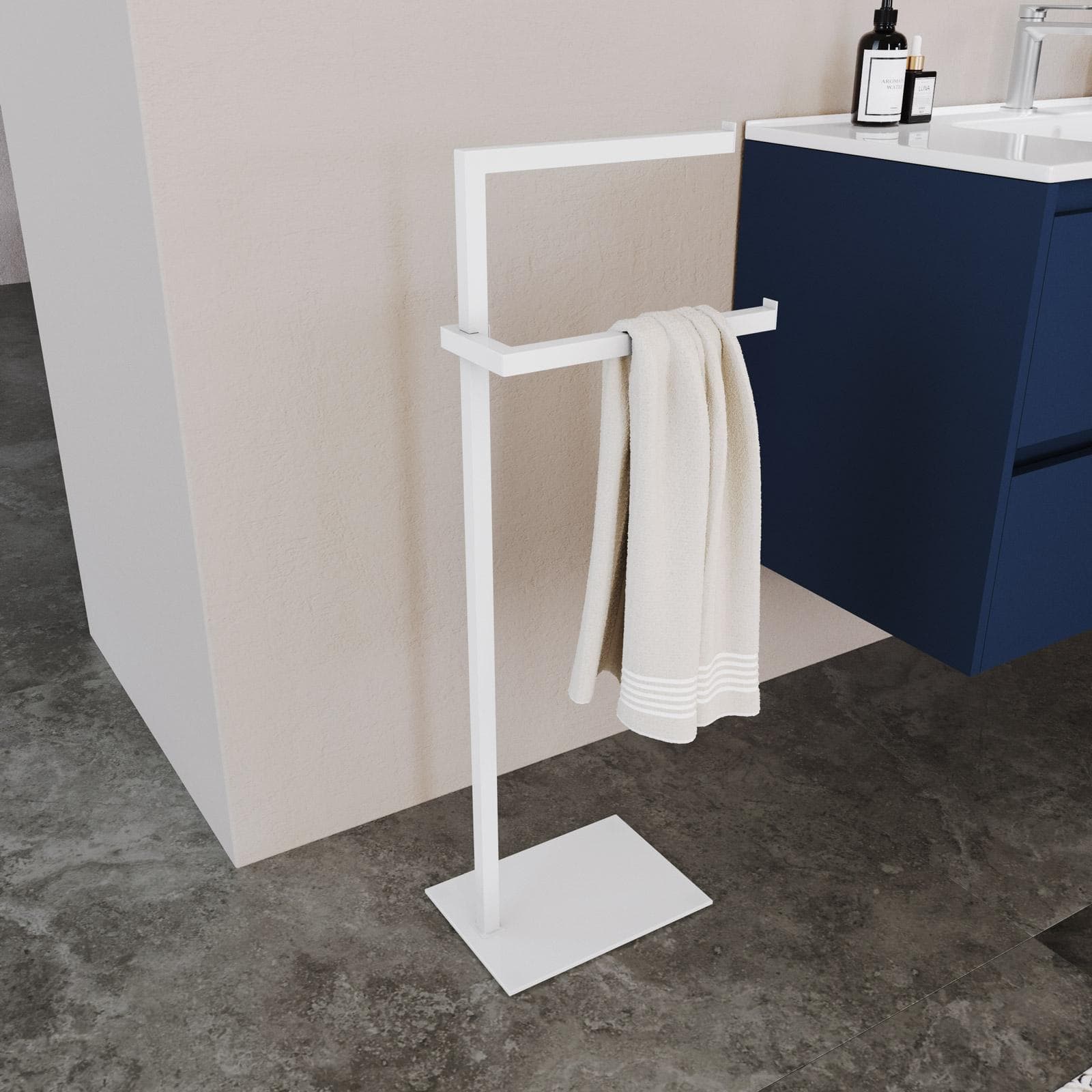 Piantana portasciugamani bianco con base in vetro - Naya
