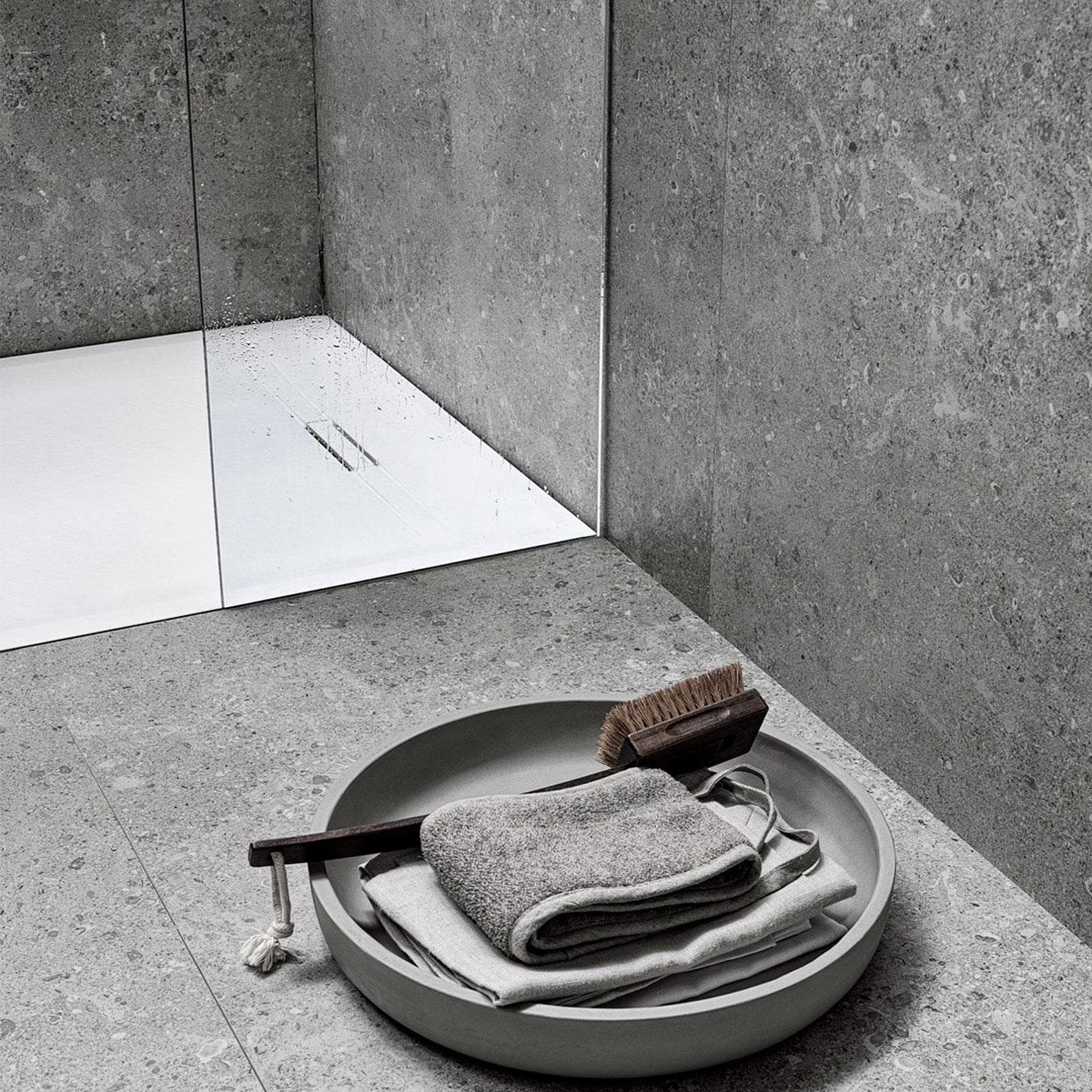 Piatto doccia 80x120 effetto pietra bianco Serie Sestra - Geberit