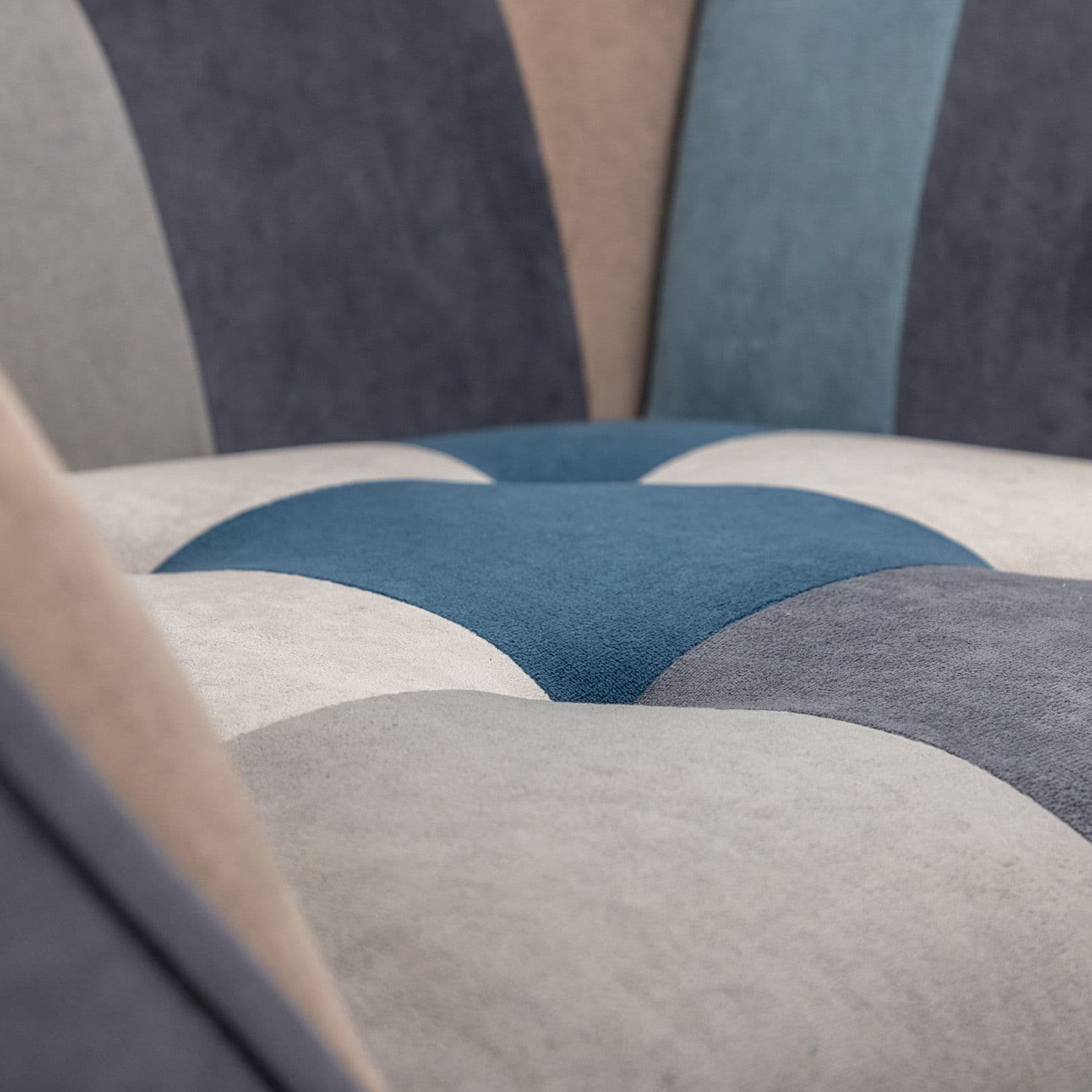 Poltrona scandinava in velluto patchwork multicolor blu - Copenaghen