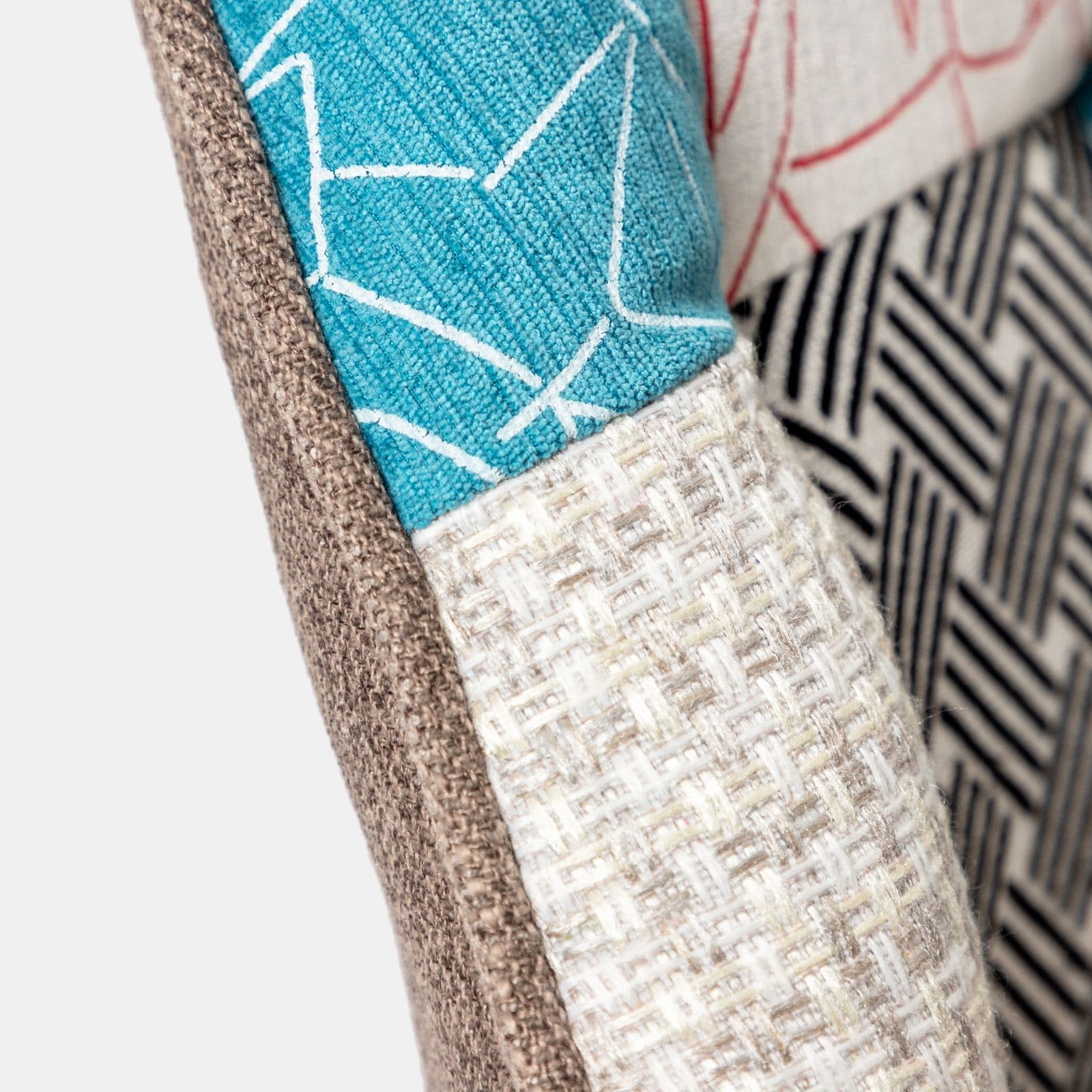 Poltrona scandinava in tessuto patchwork multicolor rosso e blu - Copenaghen