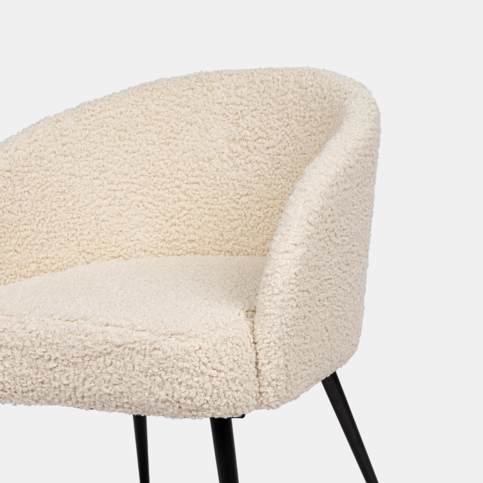 Poltrona bianca in tessuto teddy con gambe in metallo nere - Blanche