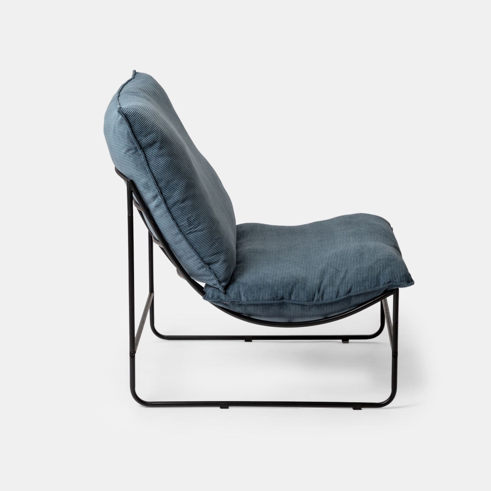 Poltrona con doppio cuscino in velluto a coste blu e struttura in metallo nero - Lorelei