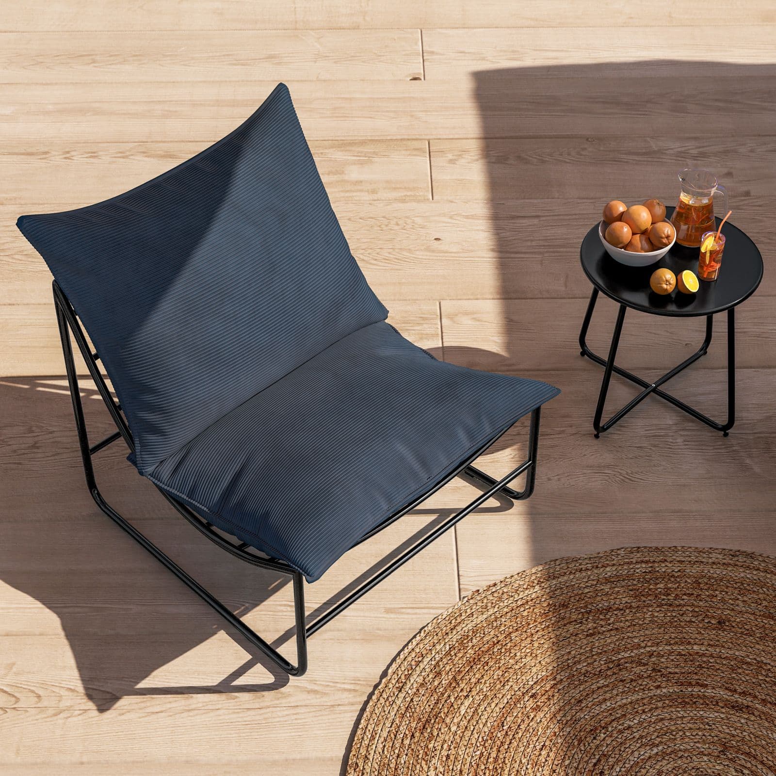 Poltrona da giardino con doppio cuscino in velluto a coste blu e struttura in metallo nero - Lorelei