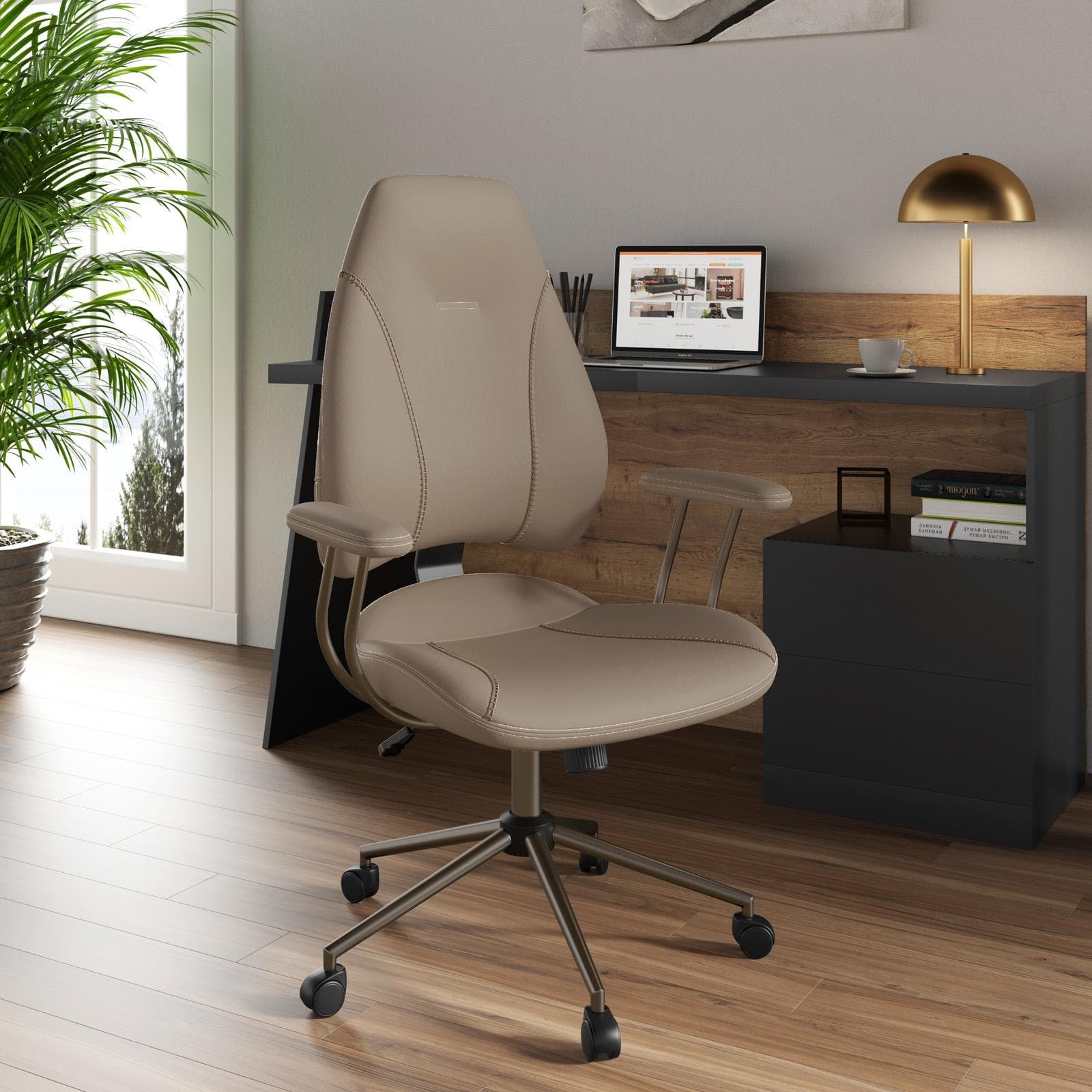 Poltrona da ufficio girevole in similpelle beige con base in metallo grigio - Vinay