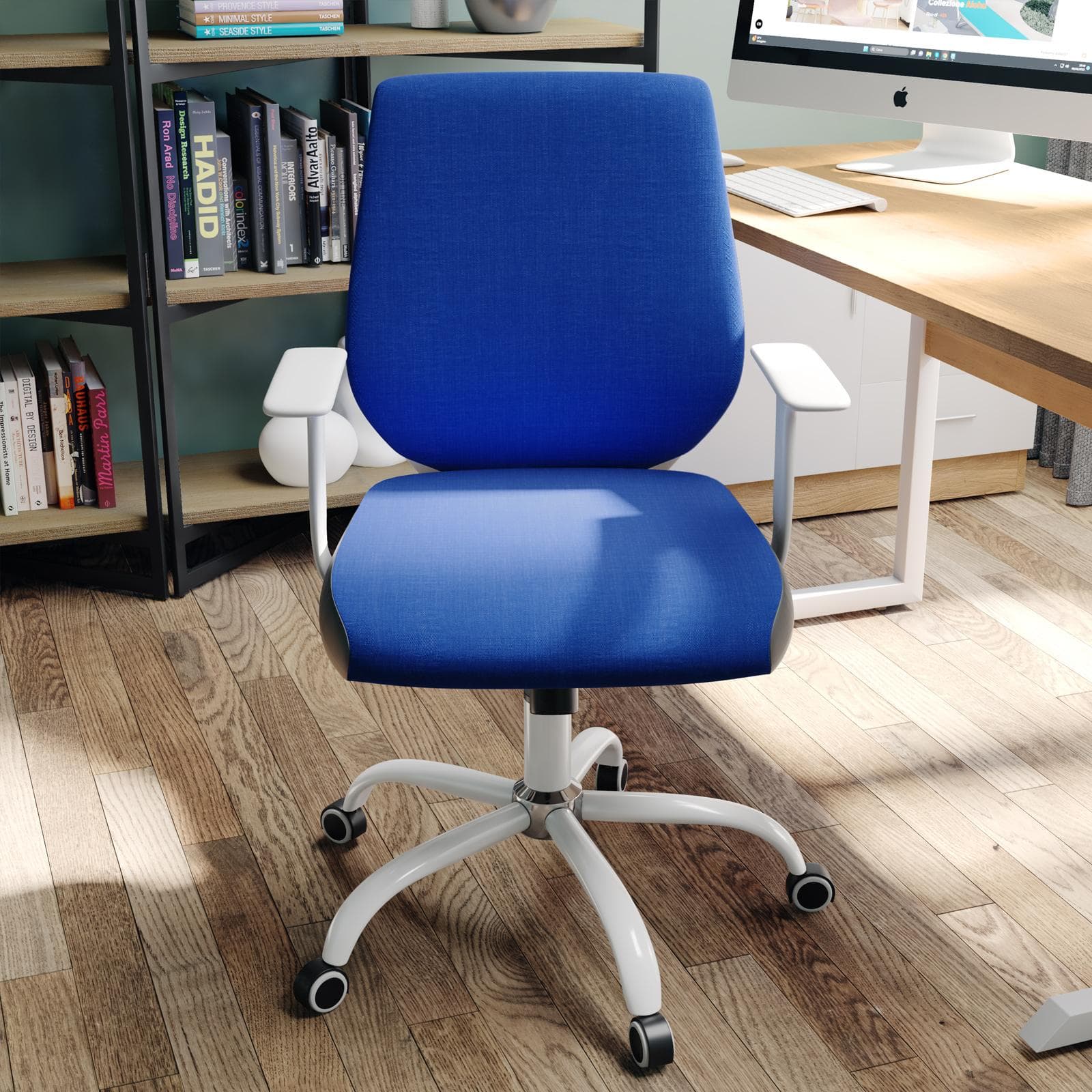 Poltrona da ufficio girevole in tessuto blu con base in metallo e braccioli bianchi - Opka