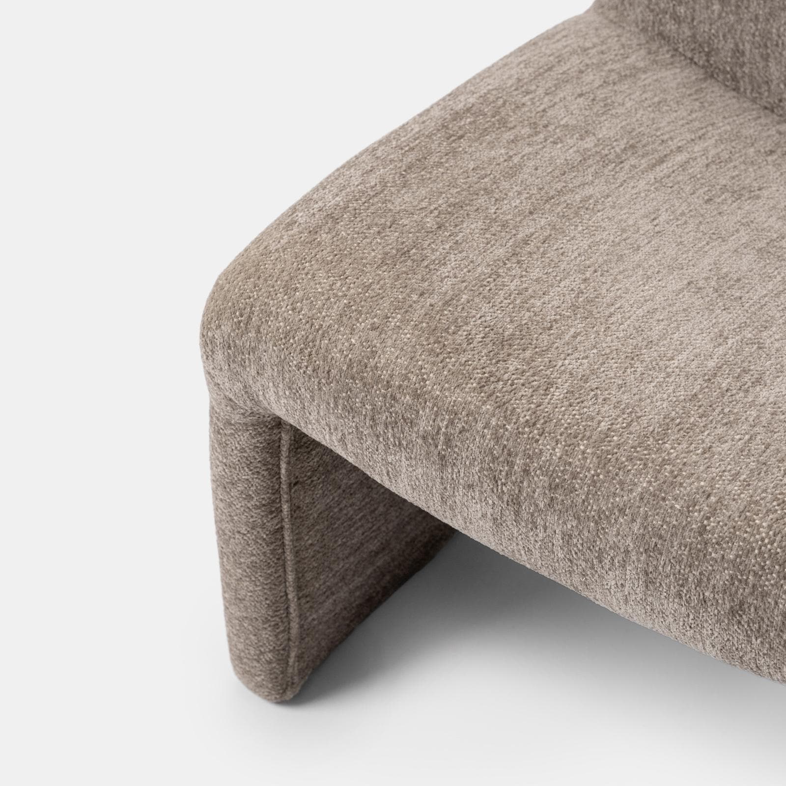 Poltrona dal design moderno in bouclé tortora - Niklam