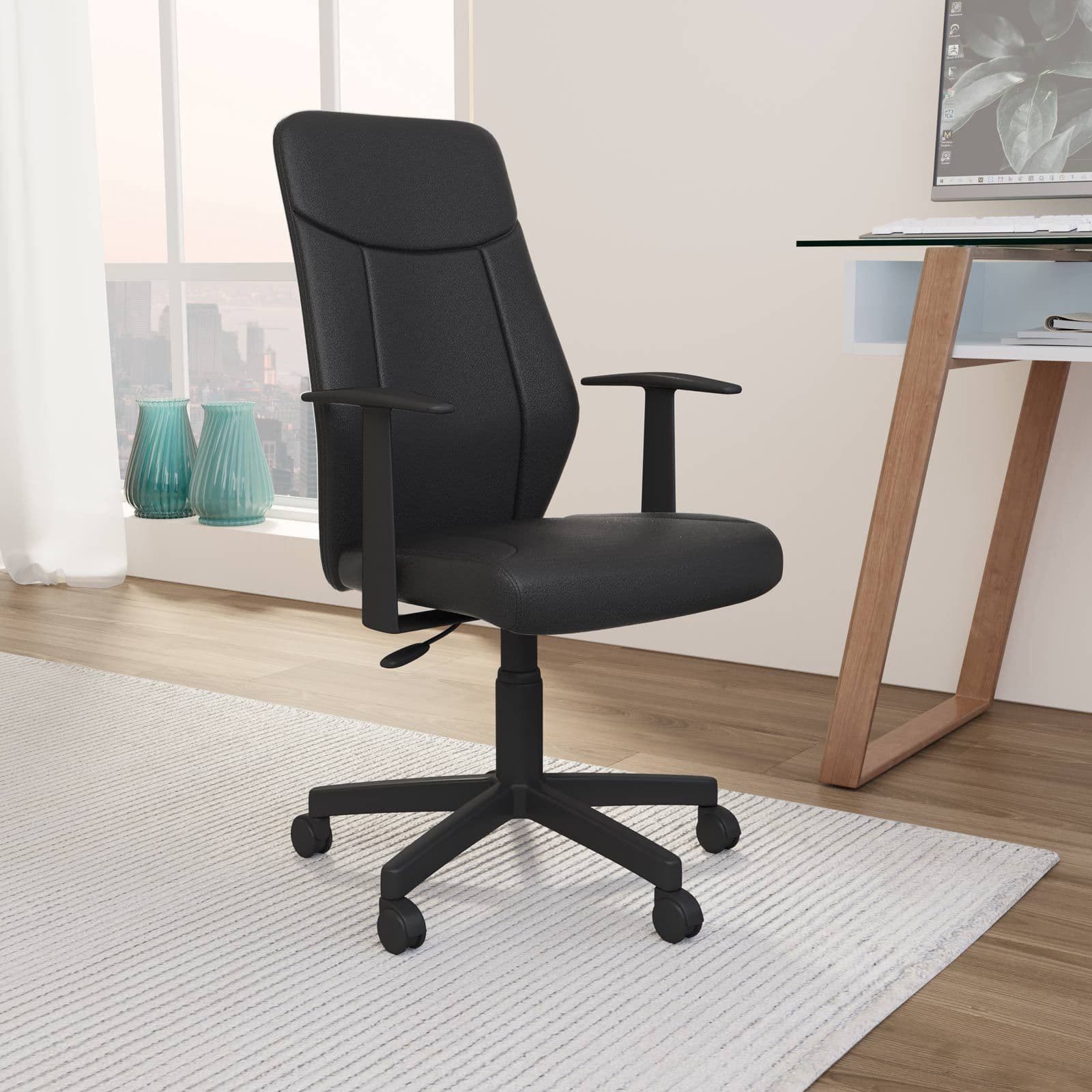 Poltrona girevole da ufficio in similpelle nera con schienale alto - Roxy