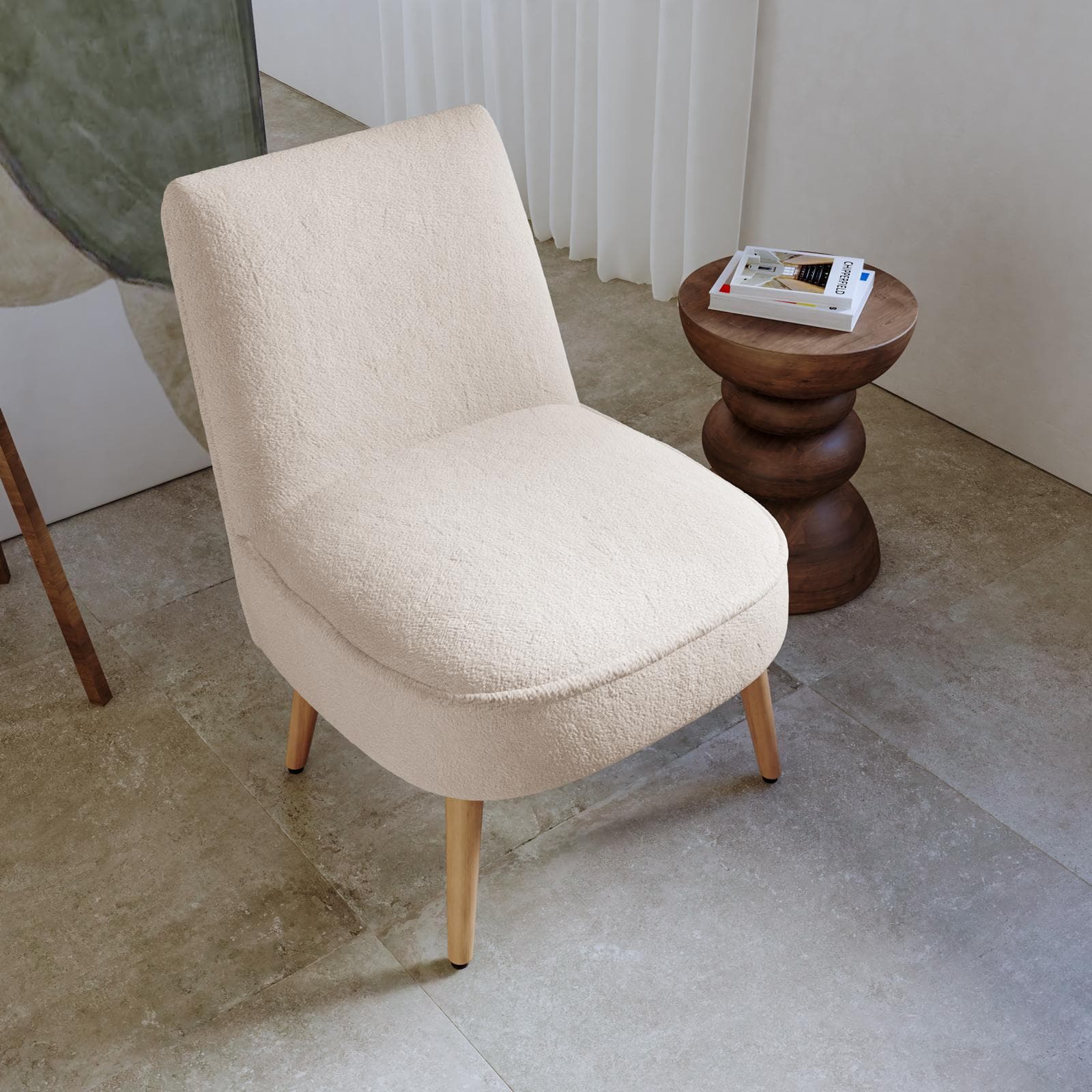 Poltrona in bouclé crema con gambe in legno - Dirla