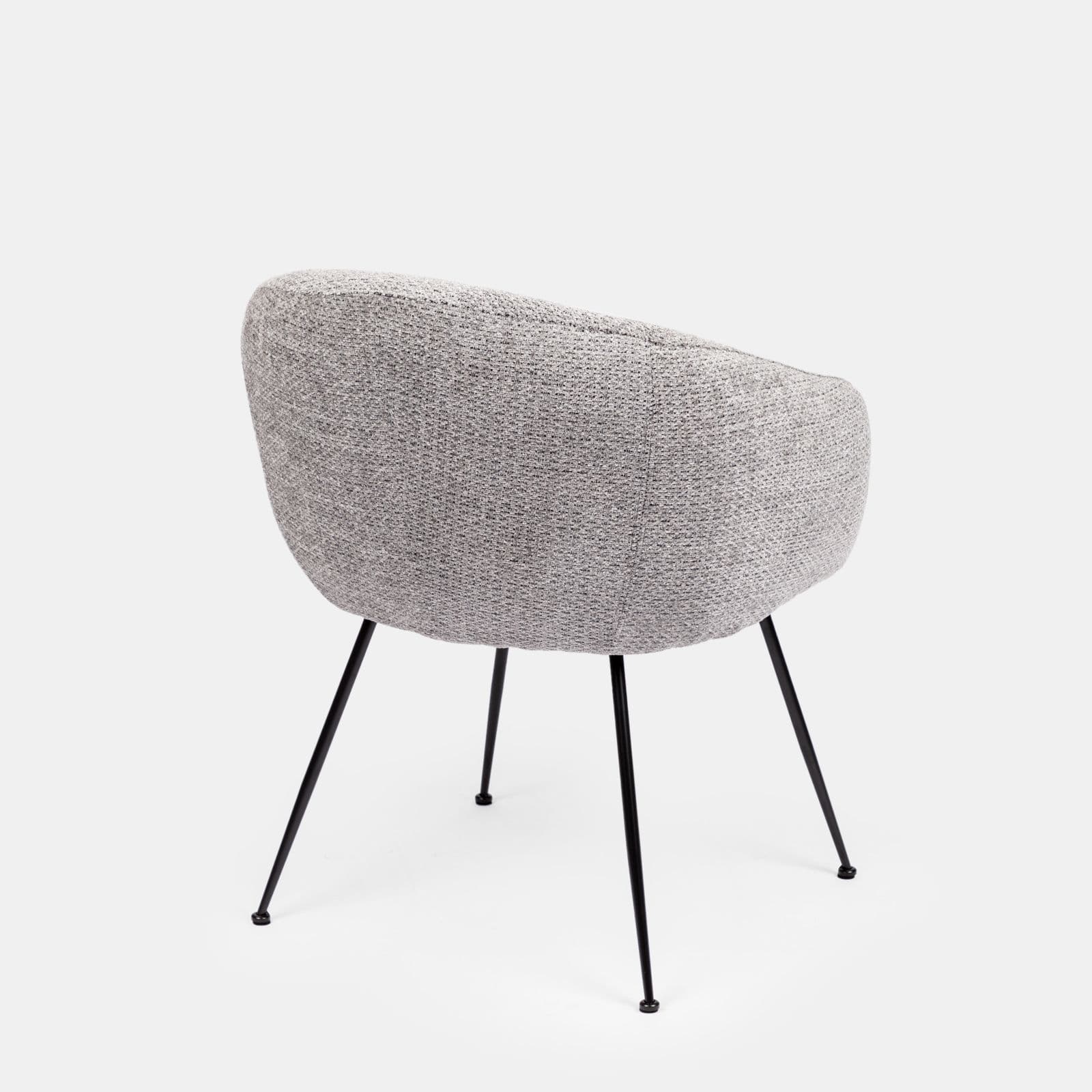 Poltrona in tessuto bouclé grigio con schienale avvolgente e gambe nere - Ophelia