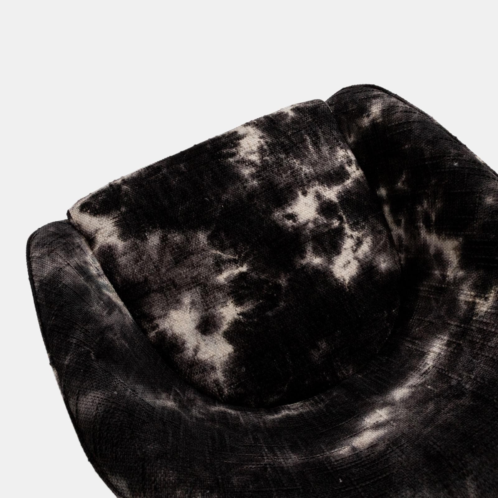 Poltrona in tessuto tie dye nero con gambe in metallo nero - Abika