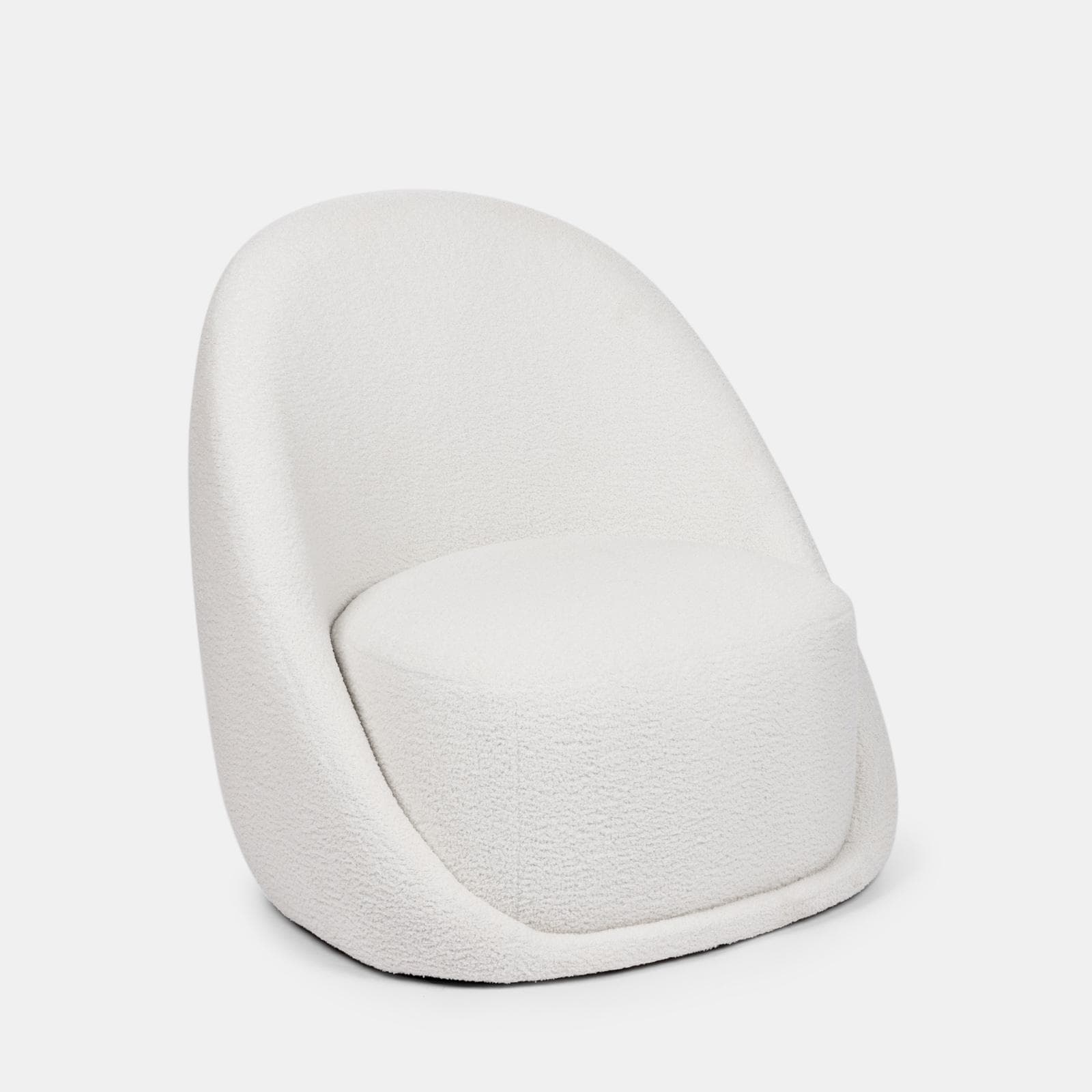 Poltrona in tessuto teddy bianco con schienale a guscio - Maved