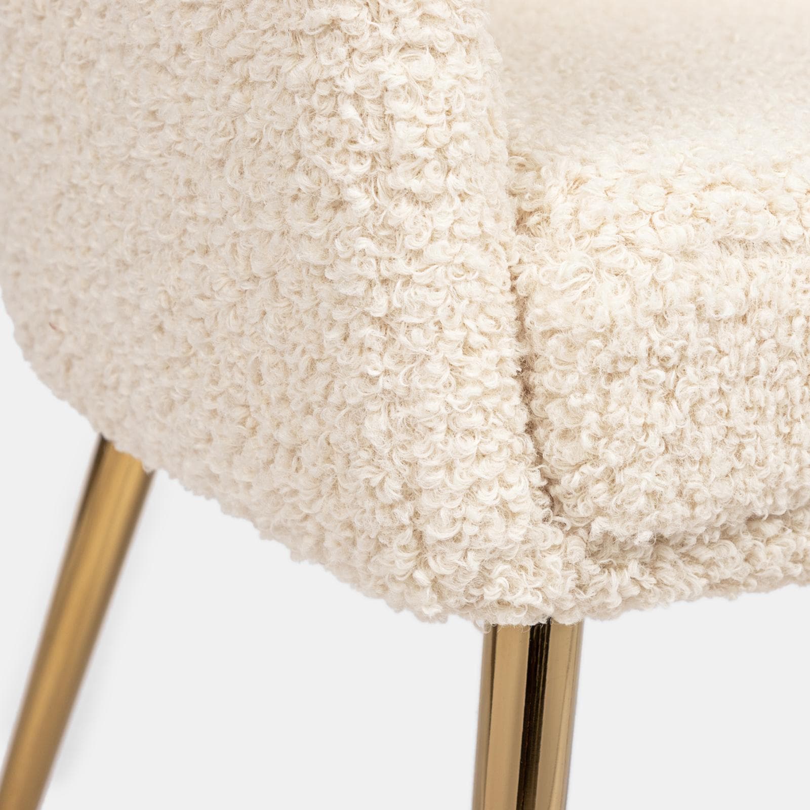 Poltrona in tessuto teddy con gambe finitura oro - Elody