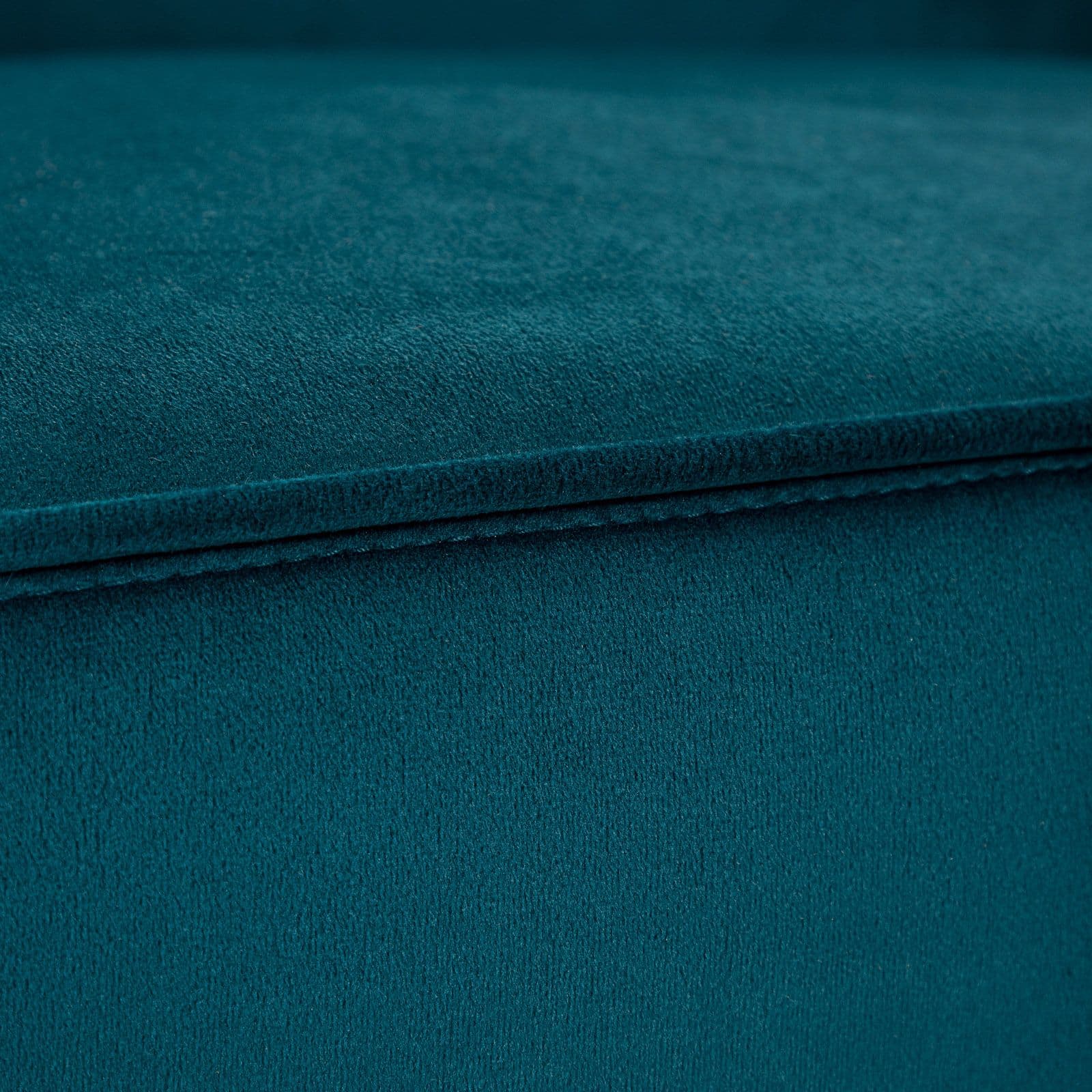 Poltrona in velluto blu petrolio con gambe in legno - Elenor