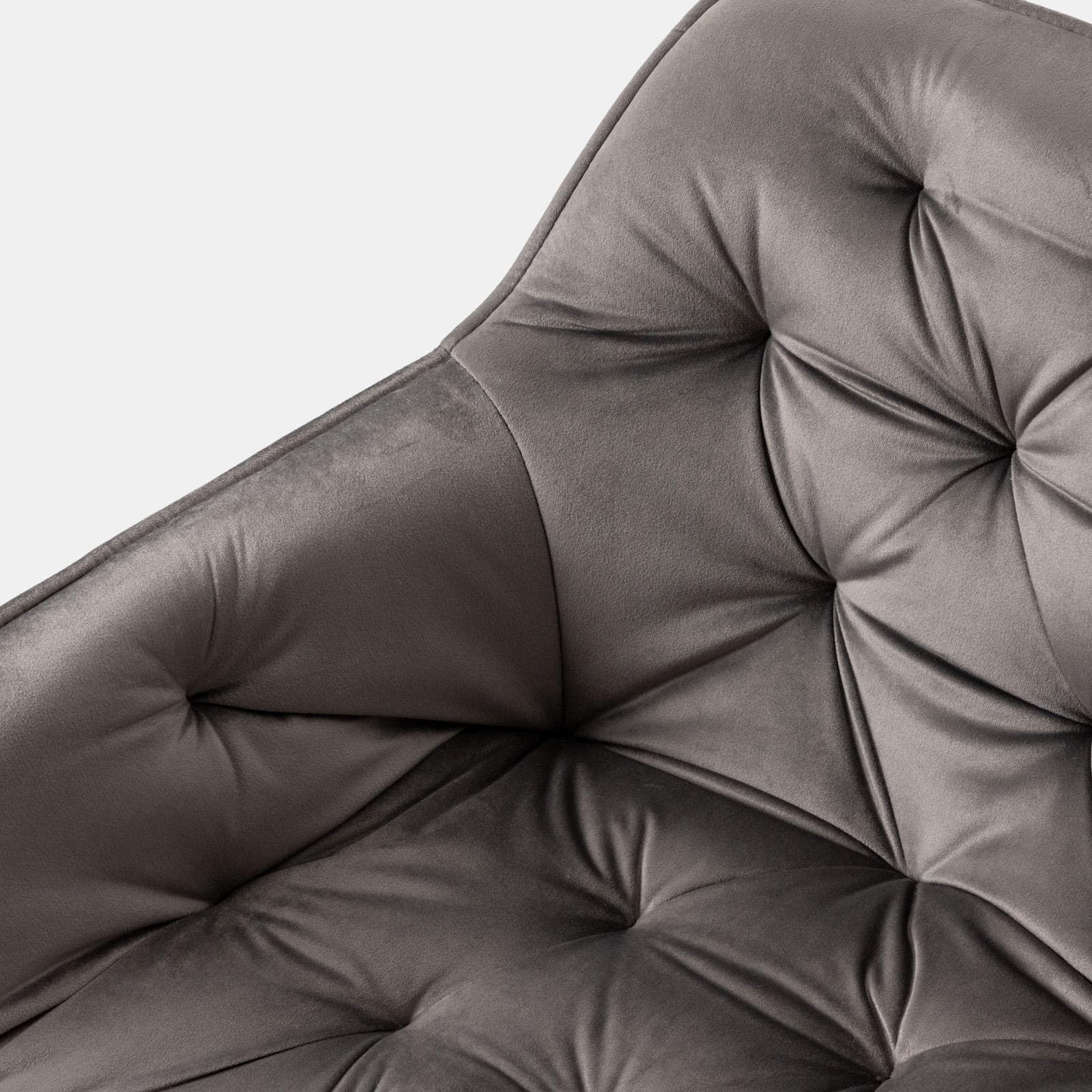 Poltrona in velluto trapuntato grigio scuro con gambe in metallo nero - Sulis