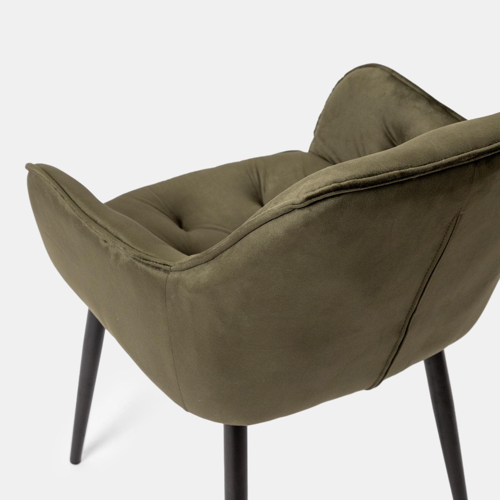 Poltrona in velluto trapuntato verde scuro con gambe in metallo nero - Sulis