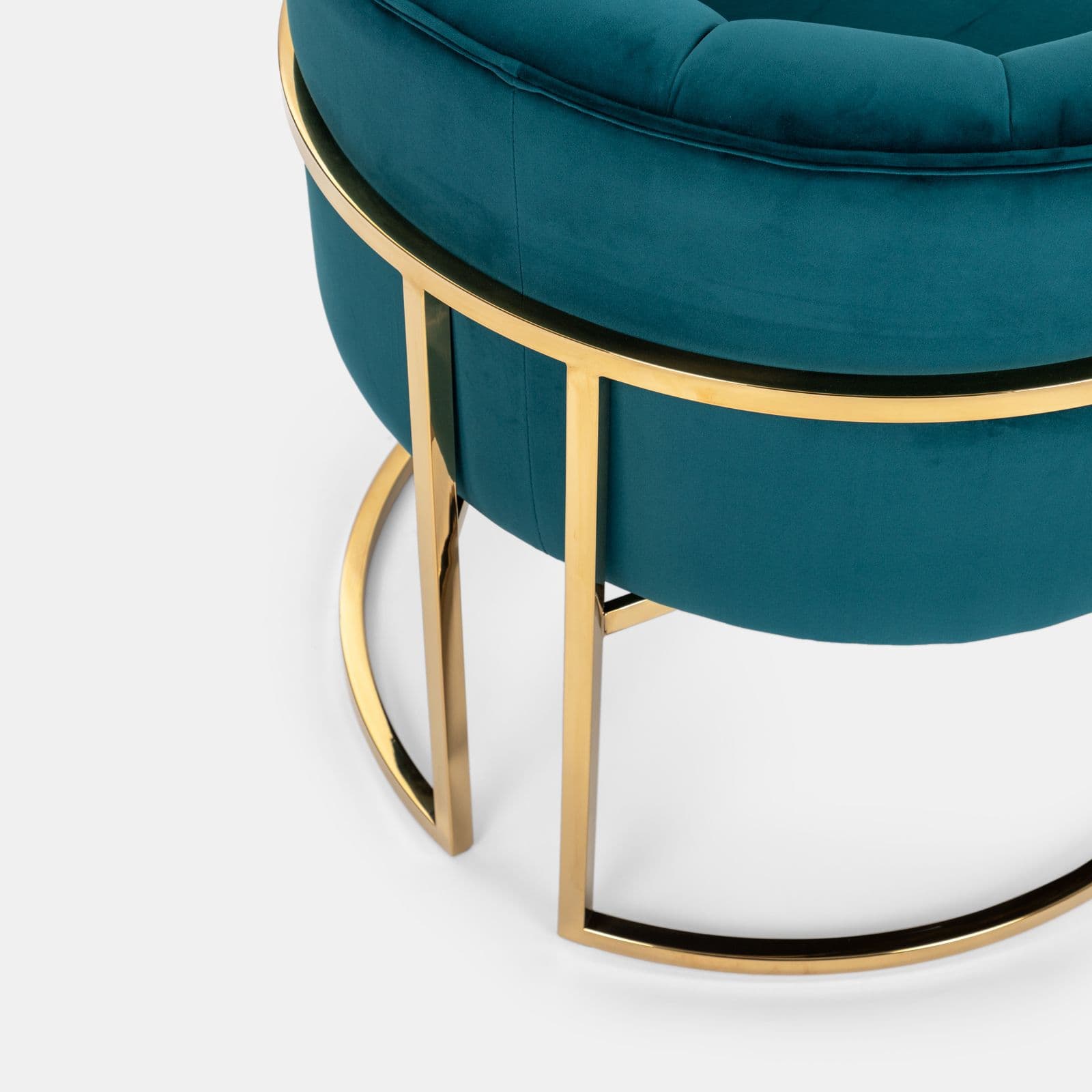 Poltrona in velluto verde felce con gambe oro - Declan