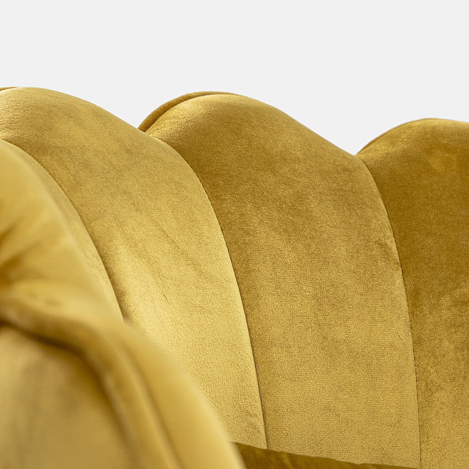 Poltrona in velluto giallo ocra con gambe oro - Oden