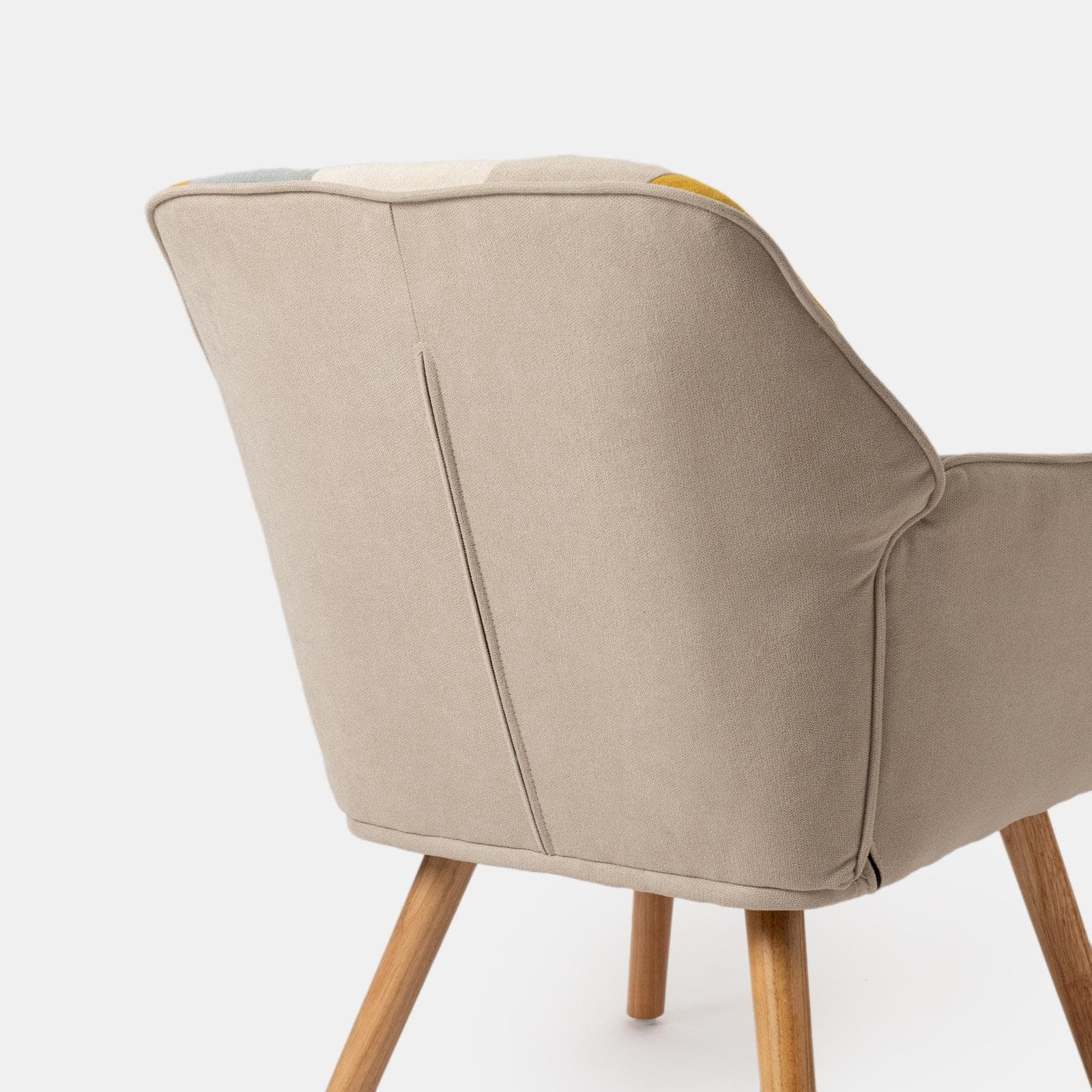 Poltrona scandinava in tessuto patchwork multicolor giallo con schienale avvolgente - Copenaghen