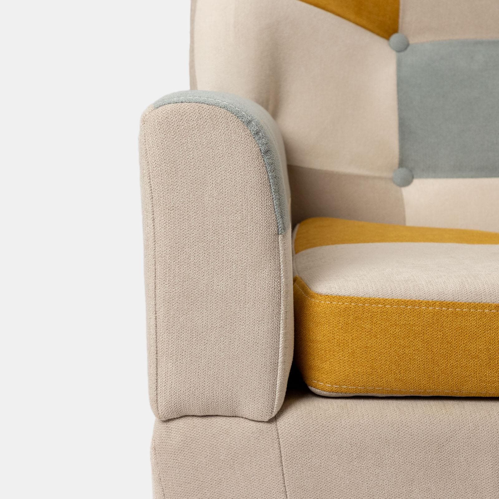 Poltrona scandinava in tessuto patchwork multicolor giallo e gambe in legno - Copenaghen