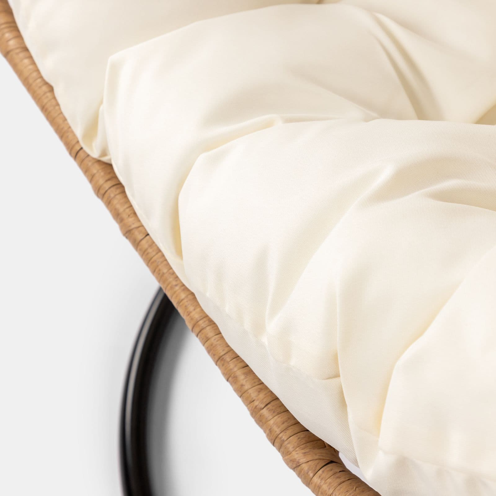 Poltrona sospesa in polyrattan naturale con cuscino e supporto - Tristan