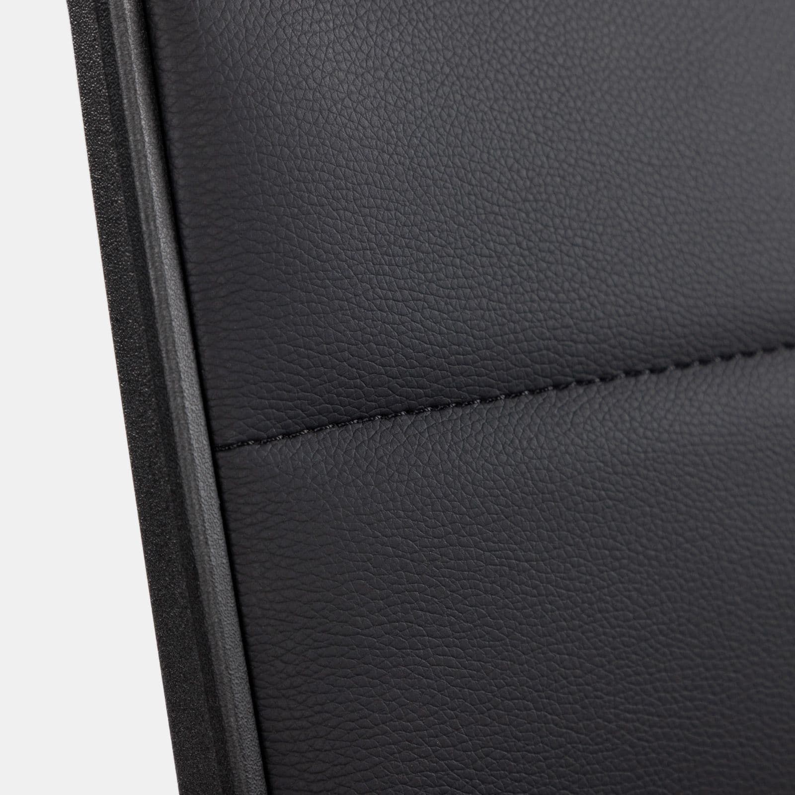 Poltrona da ufficio girevole in similpelle nera con base e braccioli cromati - Sterling