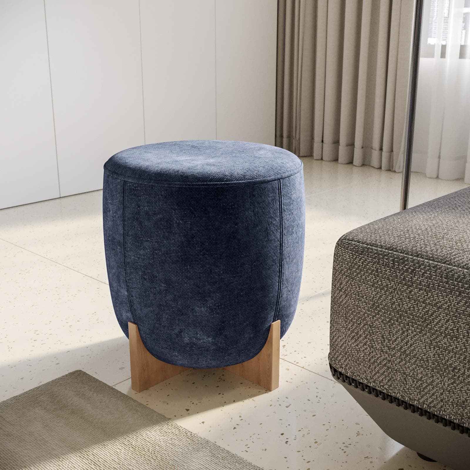 Pouf 41 cm in tessuto ciniglia blu con base in legno - Hartley
