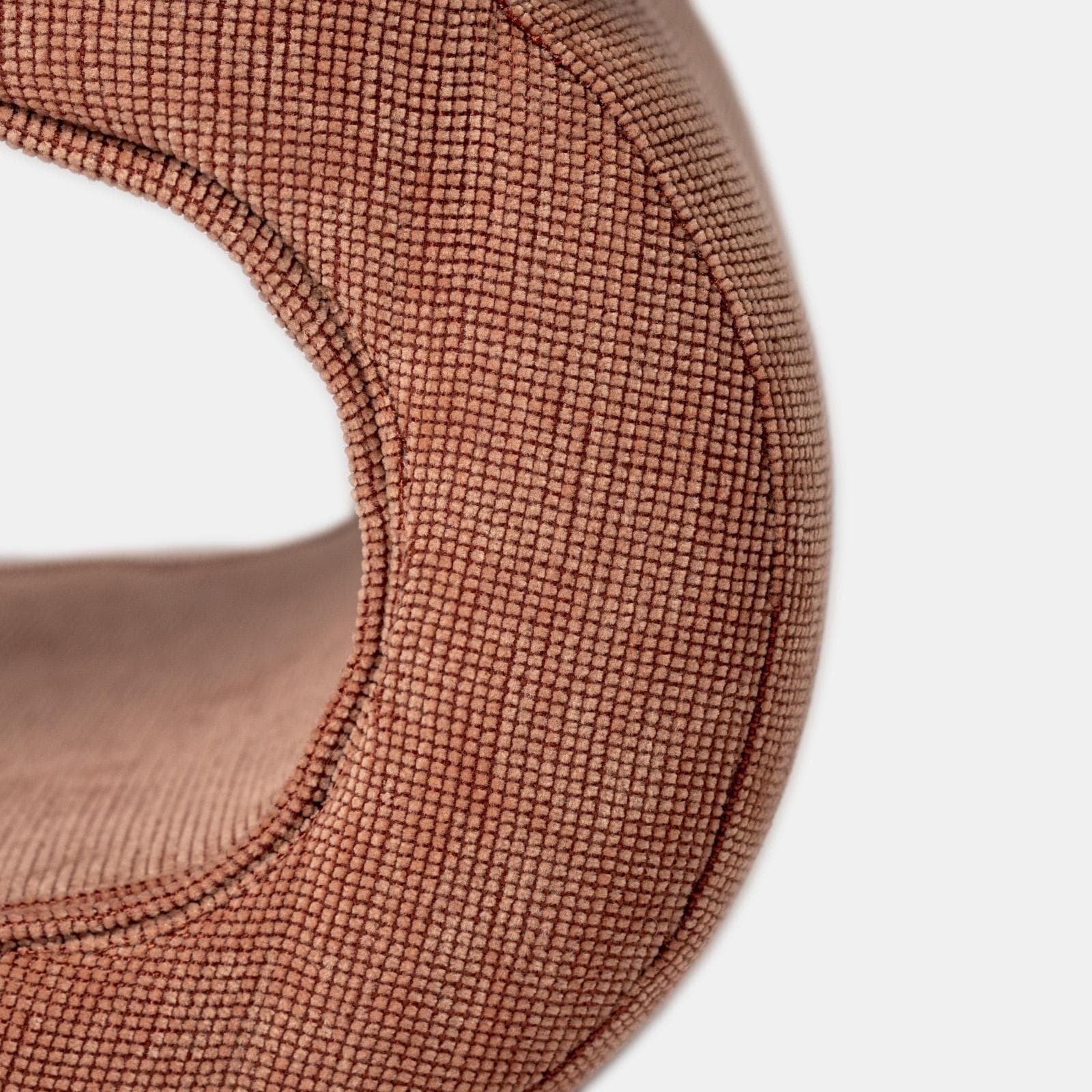 Pouf 45x42 cm in tessuto a trama sottile terracotta con design astratto - Everett
