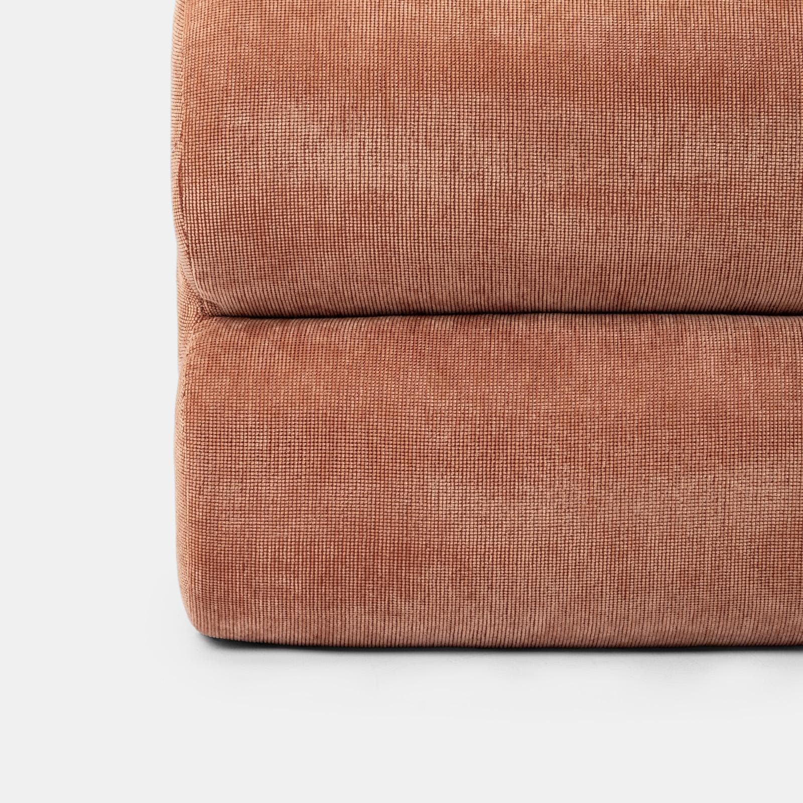 Pouf 45x42 cm in tessuto a trama sottile terracotta con design astratto - Everett