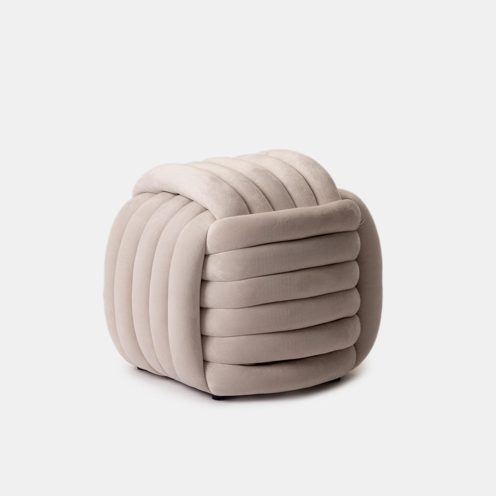 Pouf 50x50 cm in velluto annodato beige - Pinella