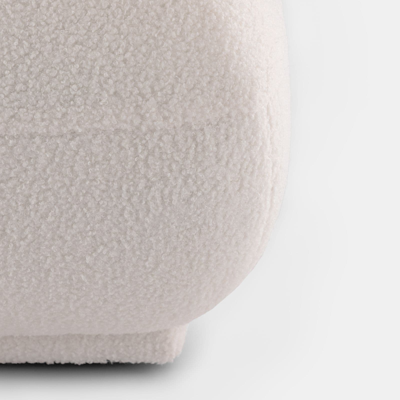 Pouf nuvola con maxi imbottitura 53 cm in tessuto teddy bianco - Klimar