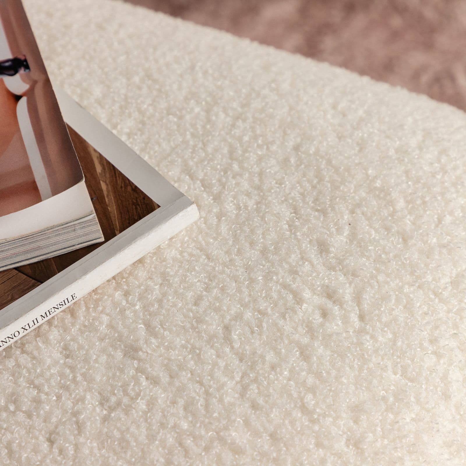 Pouf nuvola con maxi imbottitura 53 cm in tessuto teddy bianco - Klimar