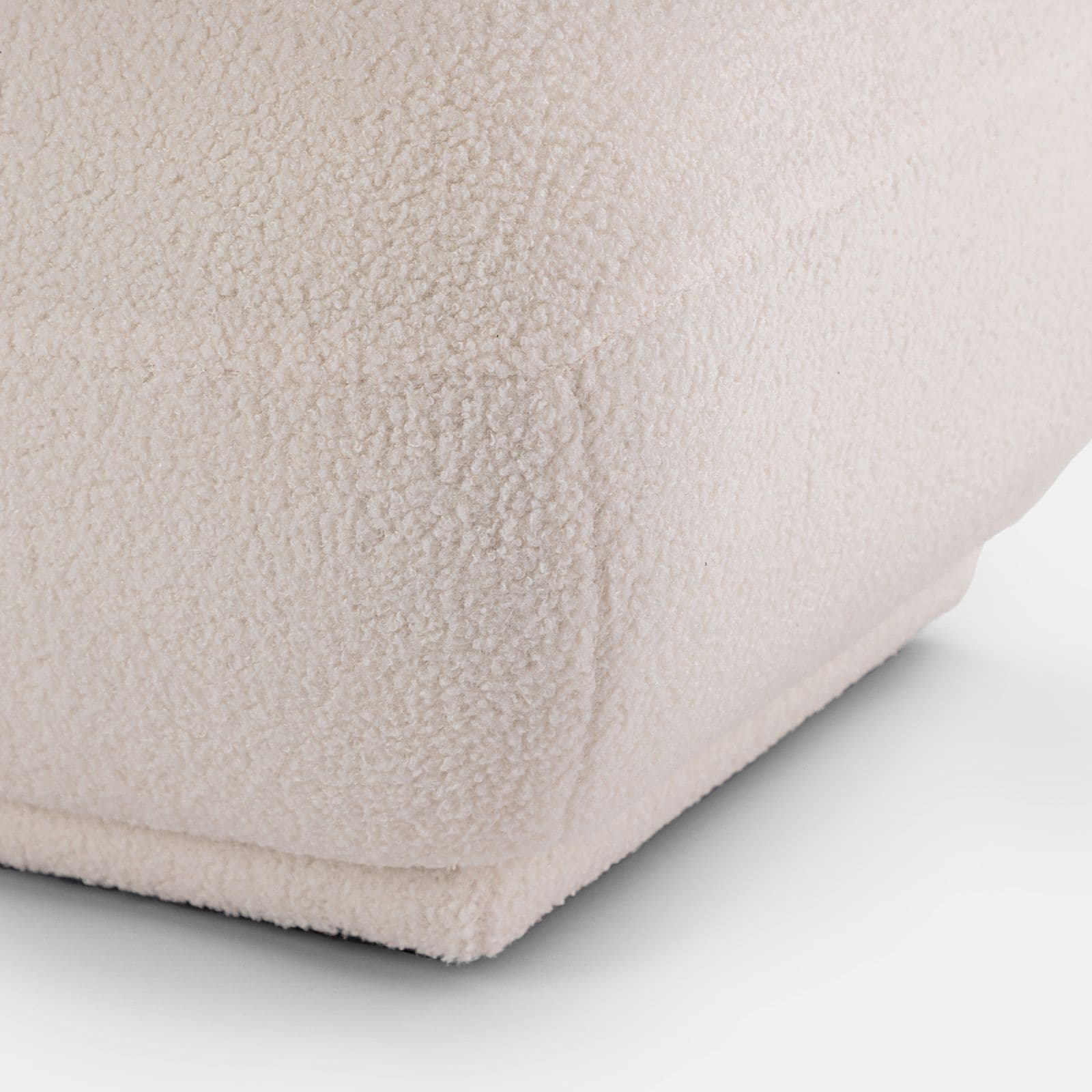 Pouf nuvola con maxi imbottitura 53 cm in tessuto teddy bianco - Klimar
