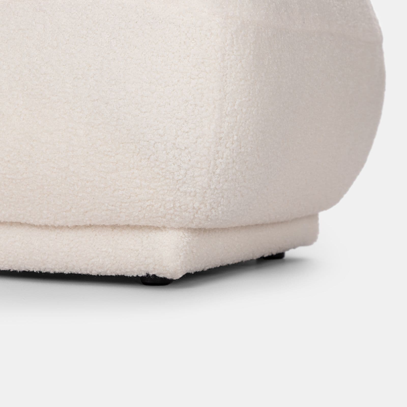 Pouf nuvola con maxi imbottitura 53 cm in tessuto teddy bianco - Klimar