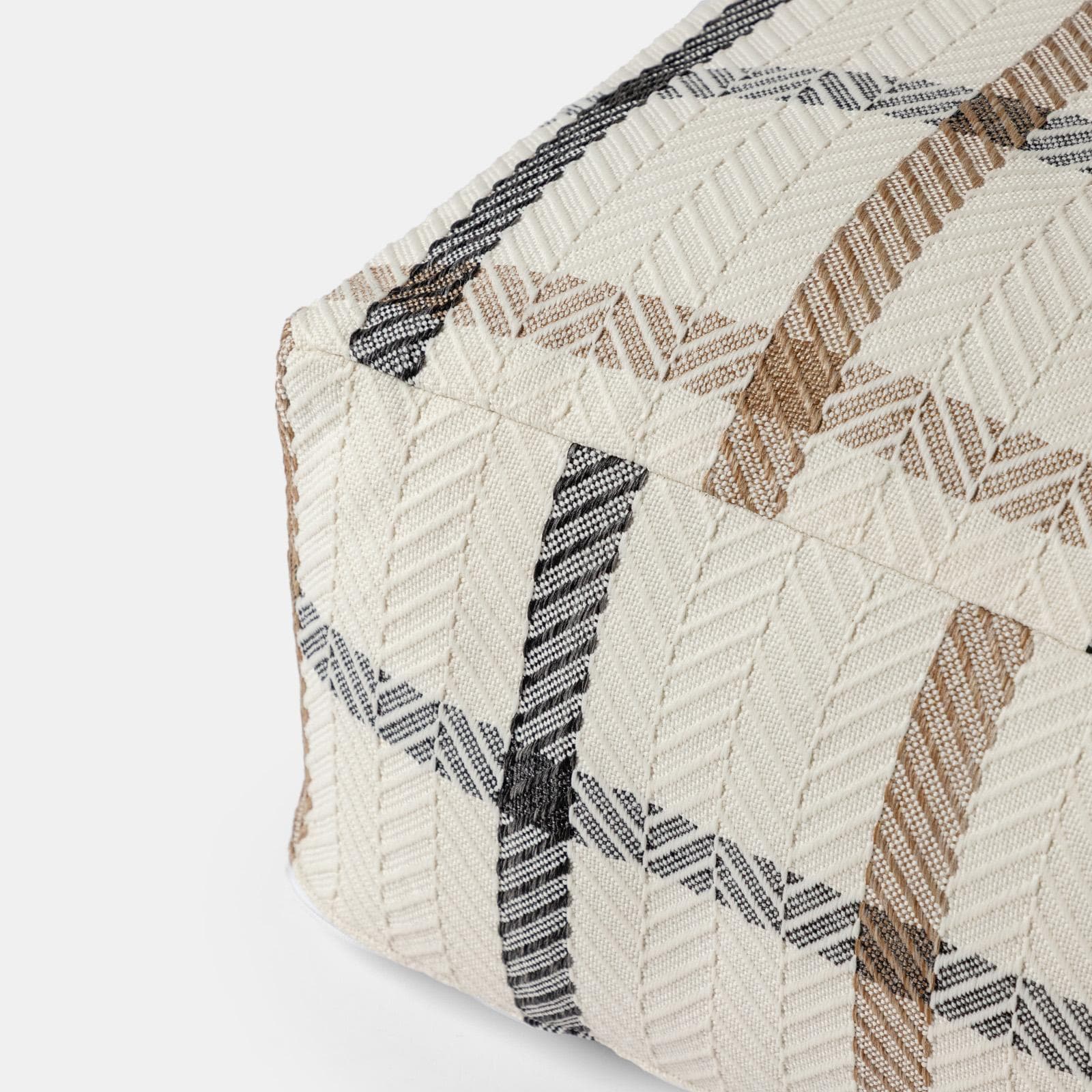 Pouf imbottito 45x45 cm in tessuto idrorepellente a quadri bianco - Rupert