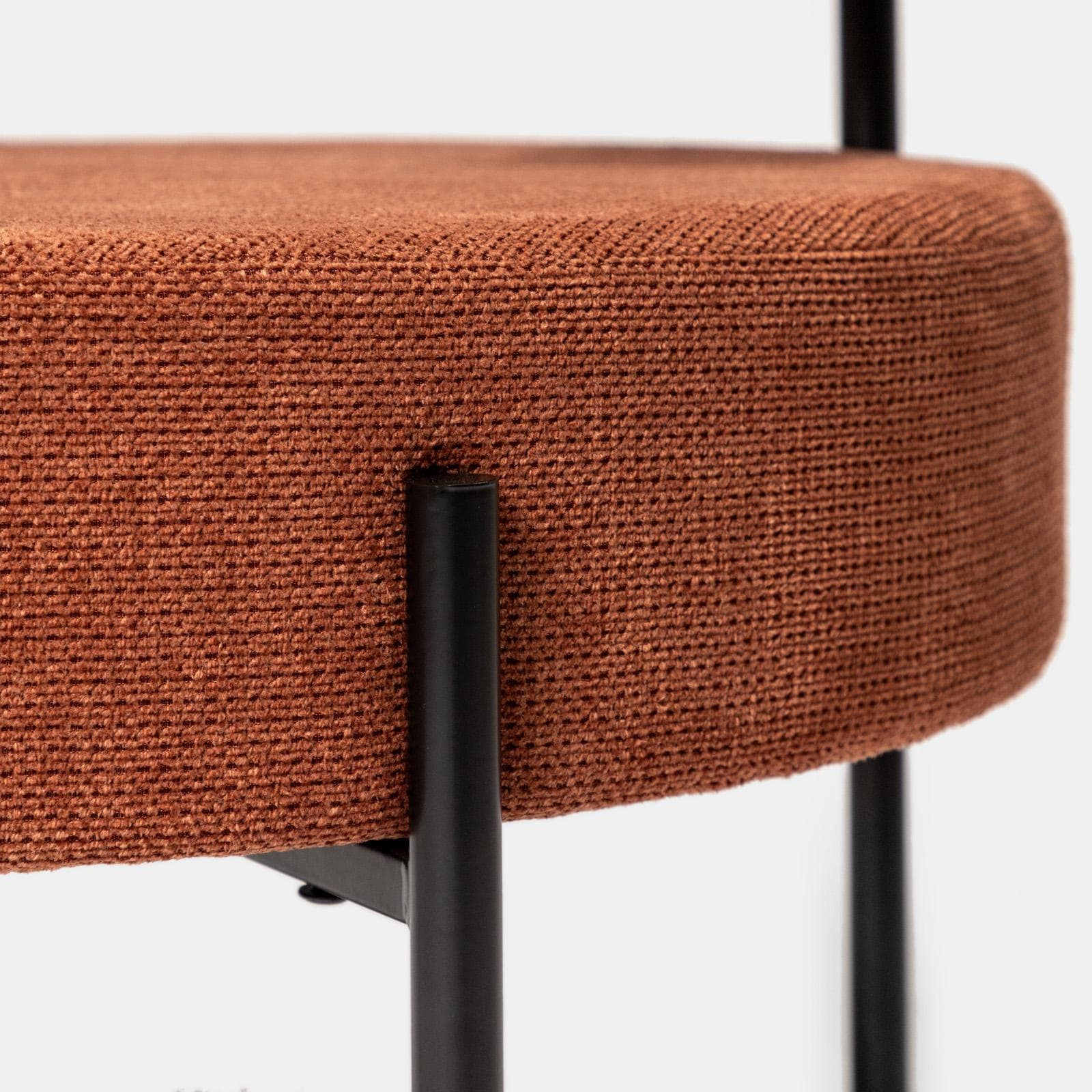 Pouf rotondo 78 cm in maglia terracotta con due tavolini effetto legno - Farel