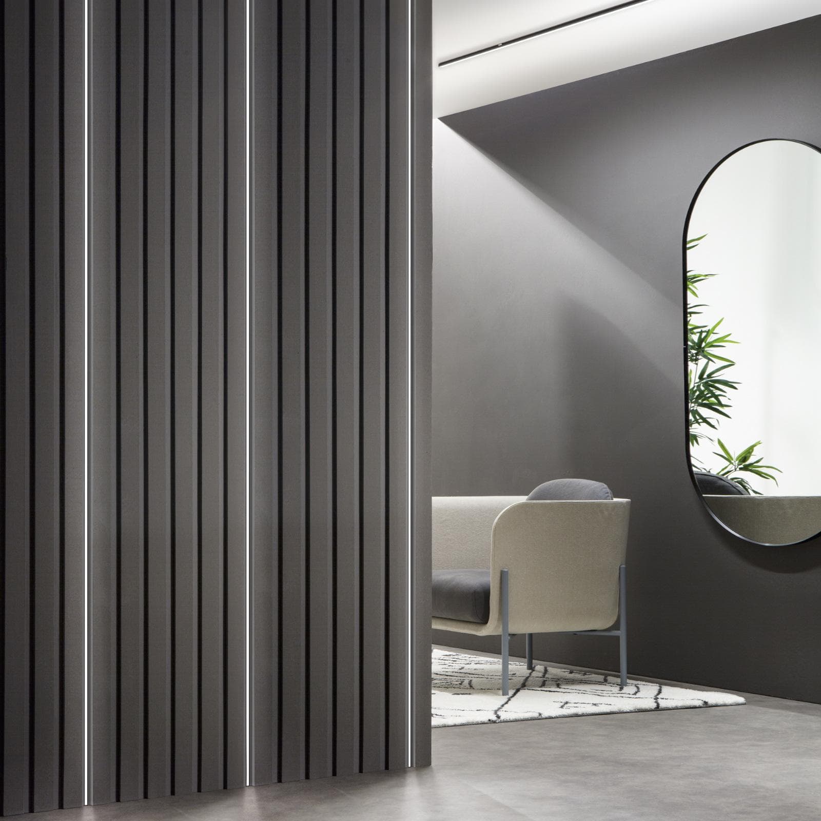 Profilo 100x1,2 cm in alluminio silver con installazione ad incasso o a superficie - Bogar
