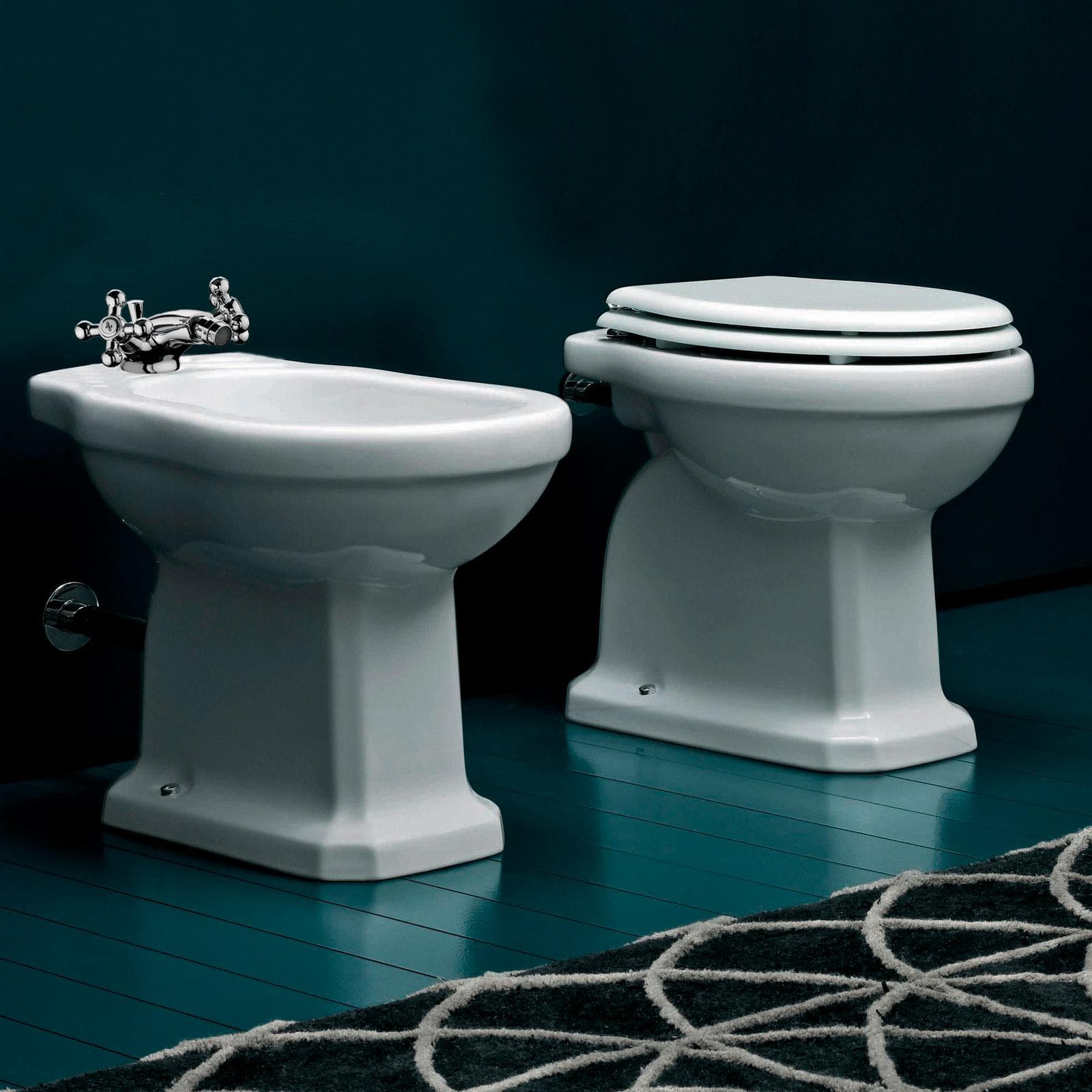 Sanitari Azzurra Giunone in ceramica completi di wc con scarico a terra
