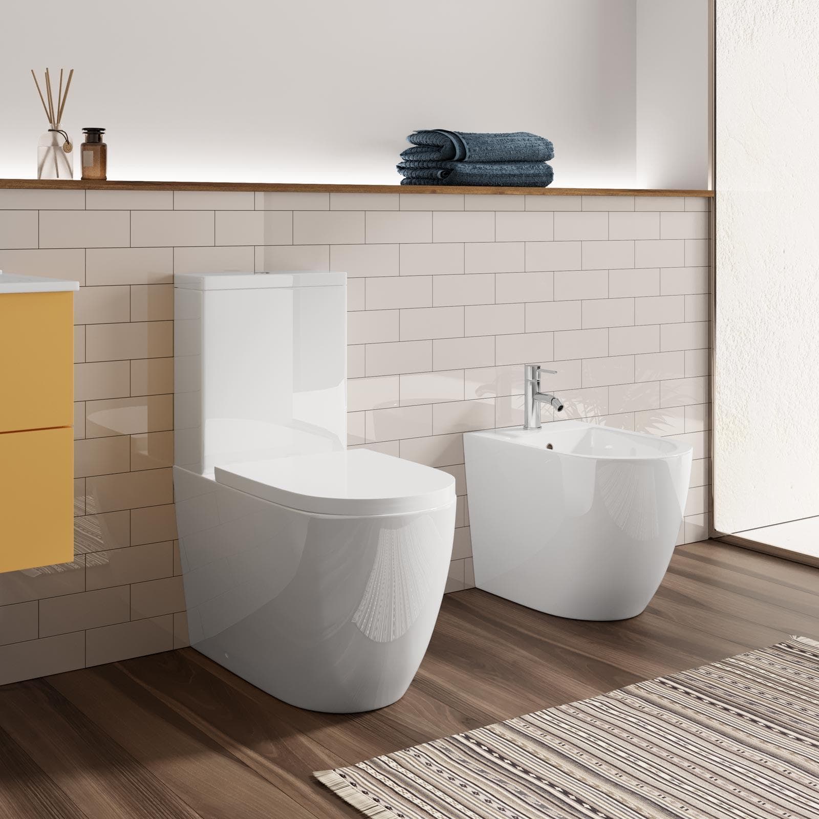Sanitari filomuro con scarico monoblocco tradizionale in ceramica bianco lucido Volga