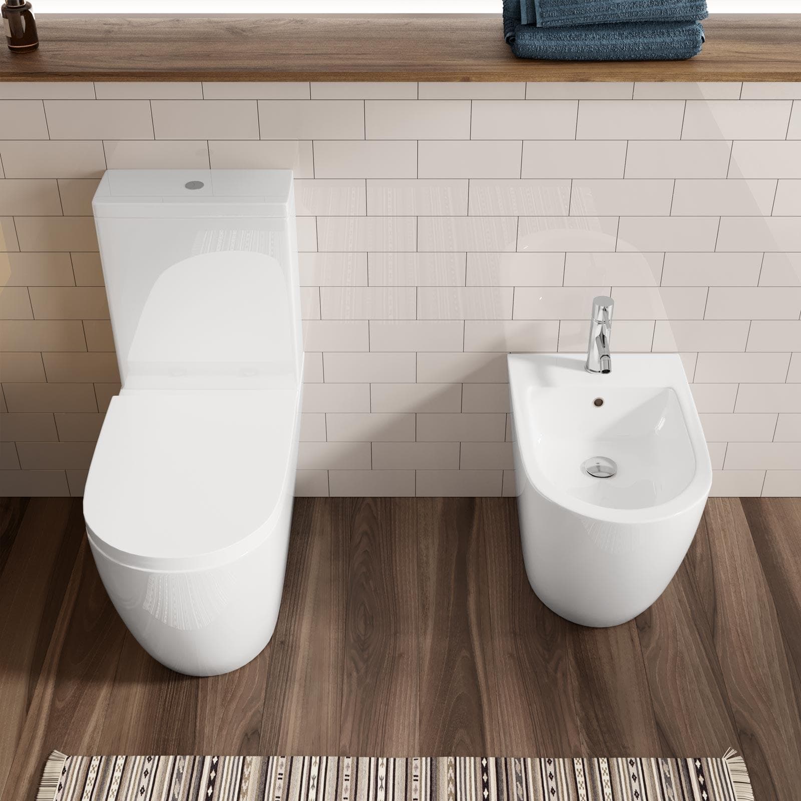 Sanitari filomuro con scarico monoblocco tradizionale in ceramica bianco lucido Volga