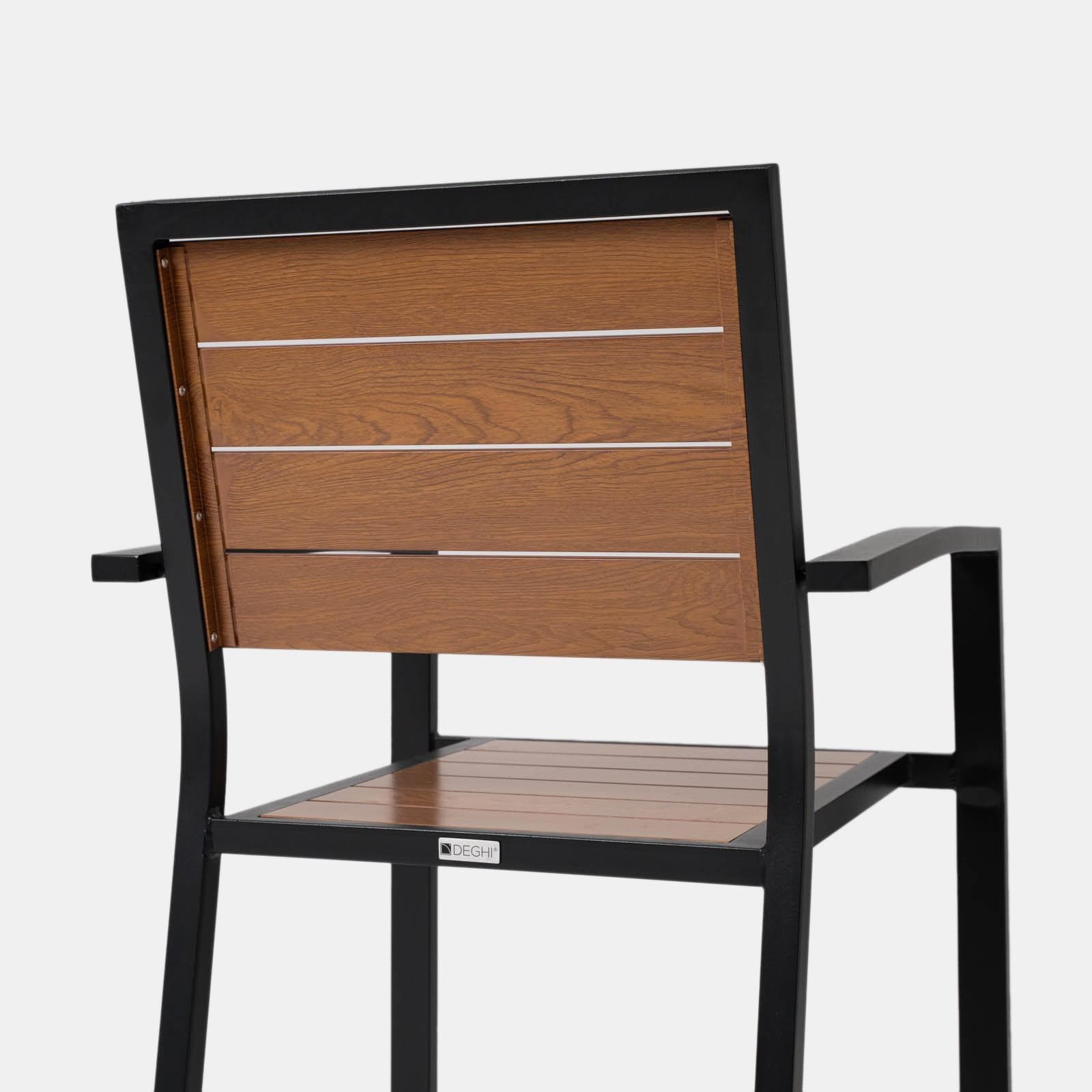 Sedia da esterno con braccioli in alluminio antracite e doghe effetto legno caramello - Carioca Wood
