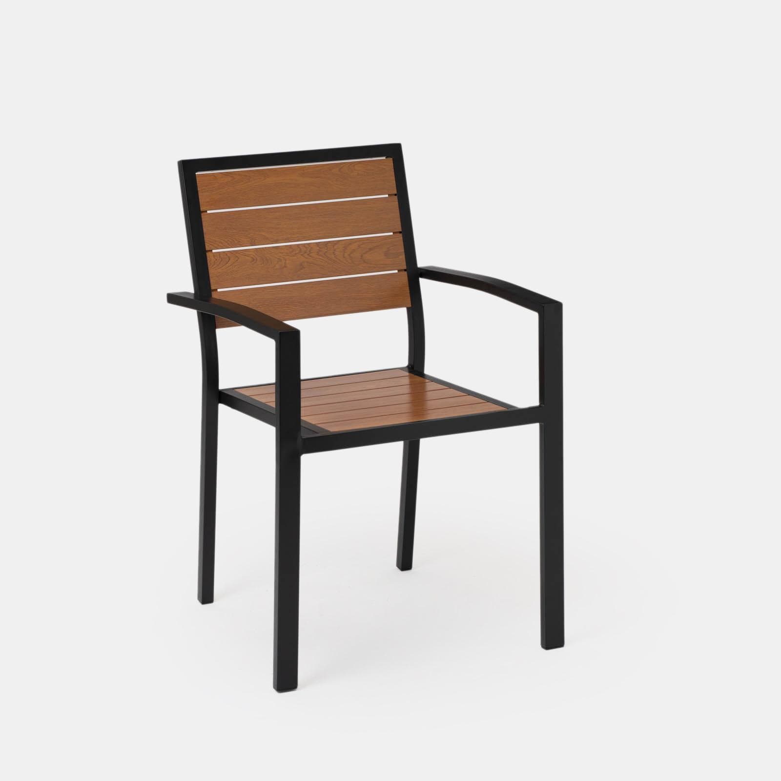 Sedia da esterno con braccioli in alluminio antracite e doghe effetto legno caramello - Carioca Wood