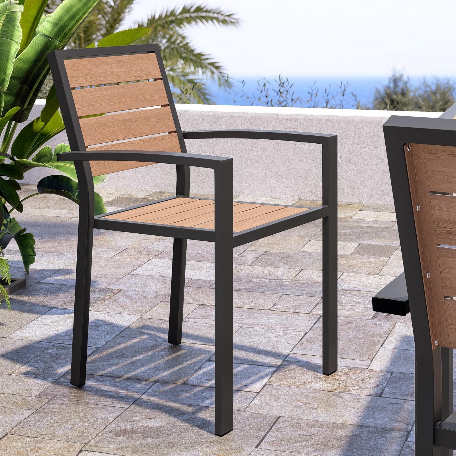 Sedia da esterno con braccioli in alluminio antracite e doghe effetto legno miele - Carioca Wood