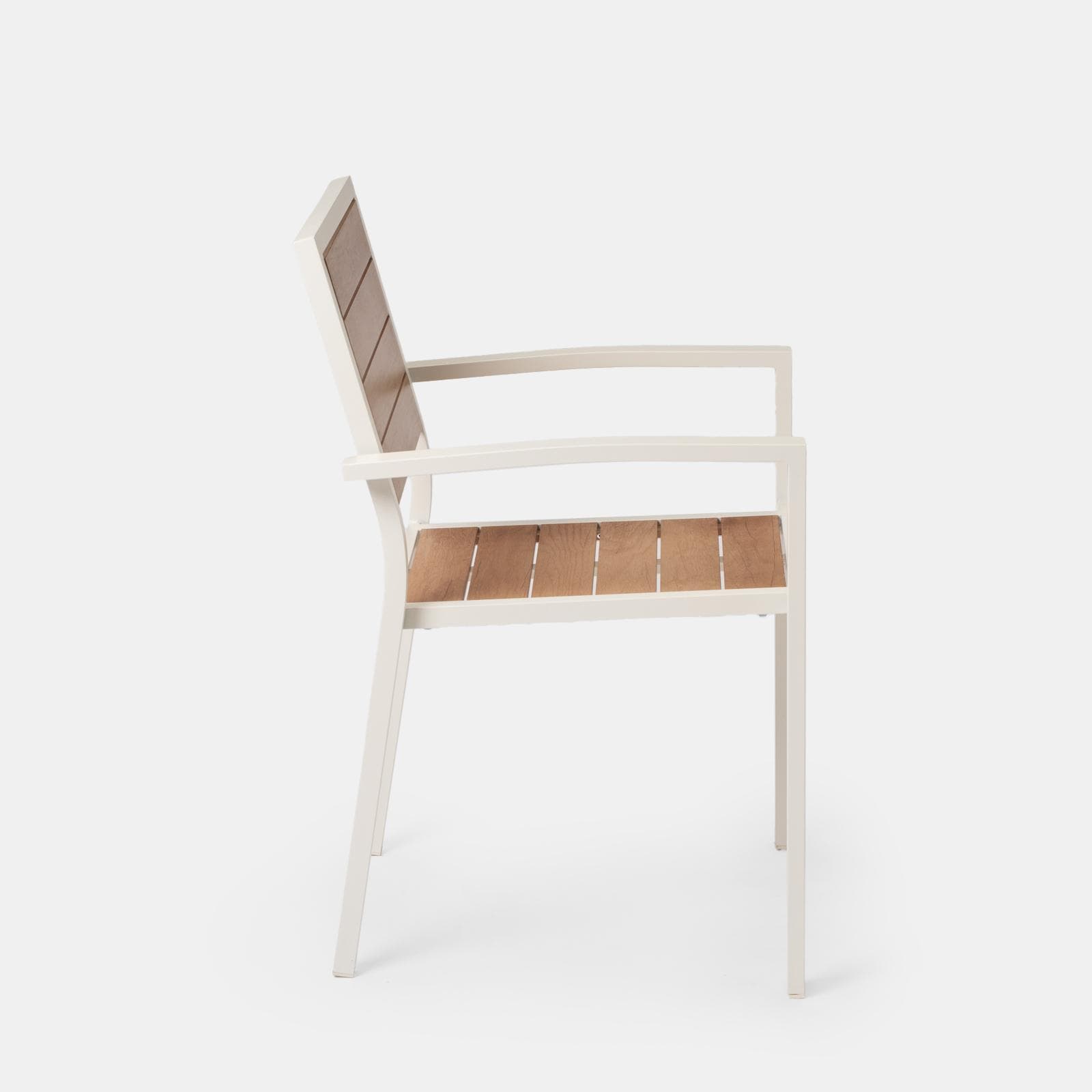 Sedia da esterno con braccioli in alluminio bianco e doghe effetto legno miele - Carioca Wood