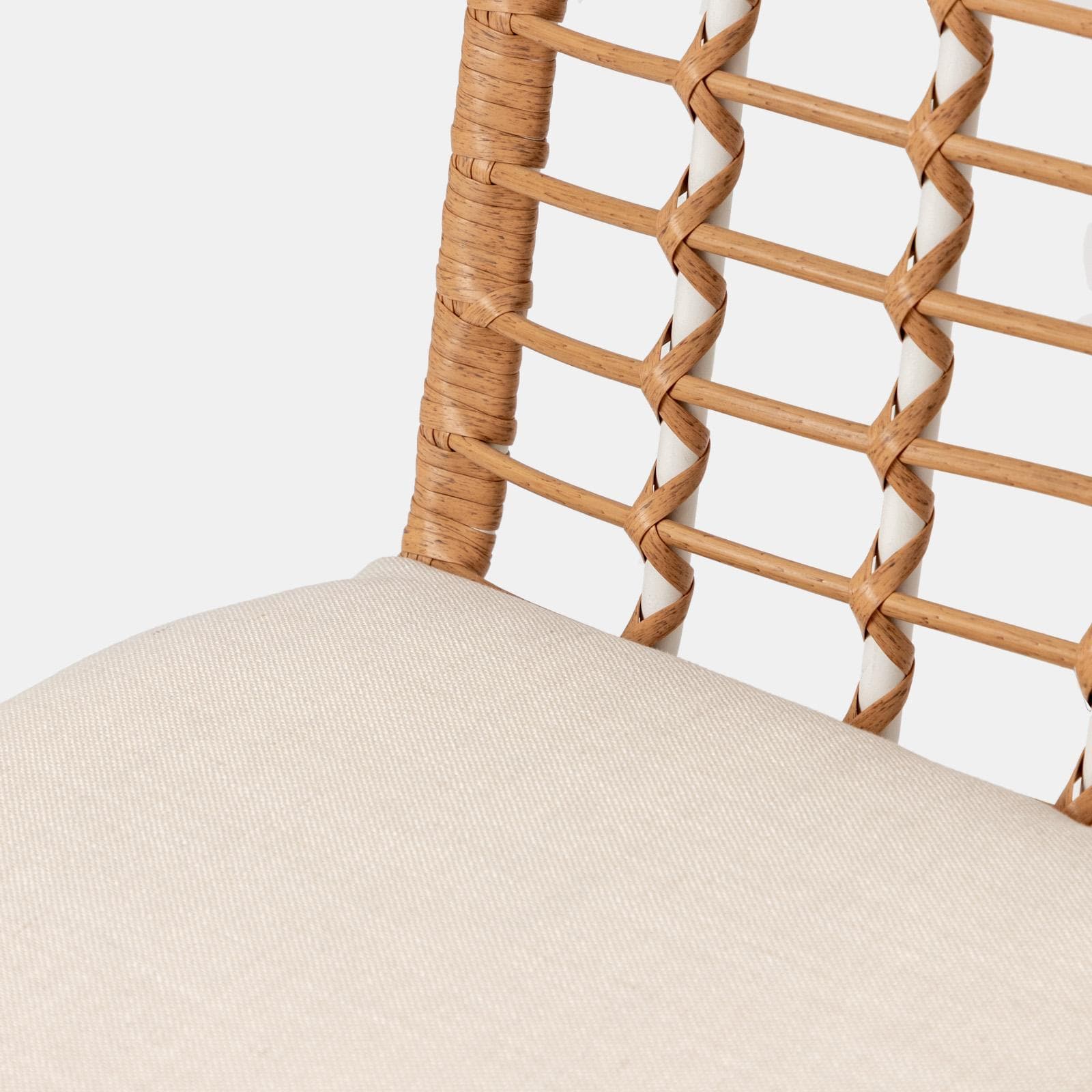 Sedia da esterno impilabile in acciaio bianco e polyrattan naturale con cuscino - Griel